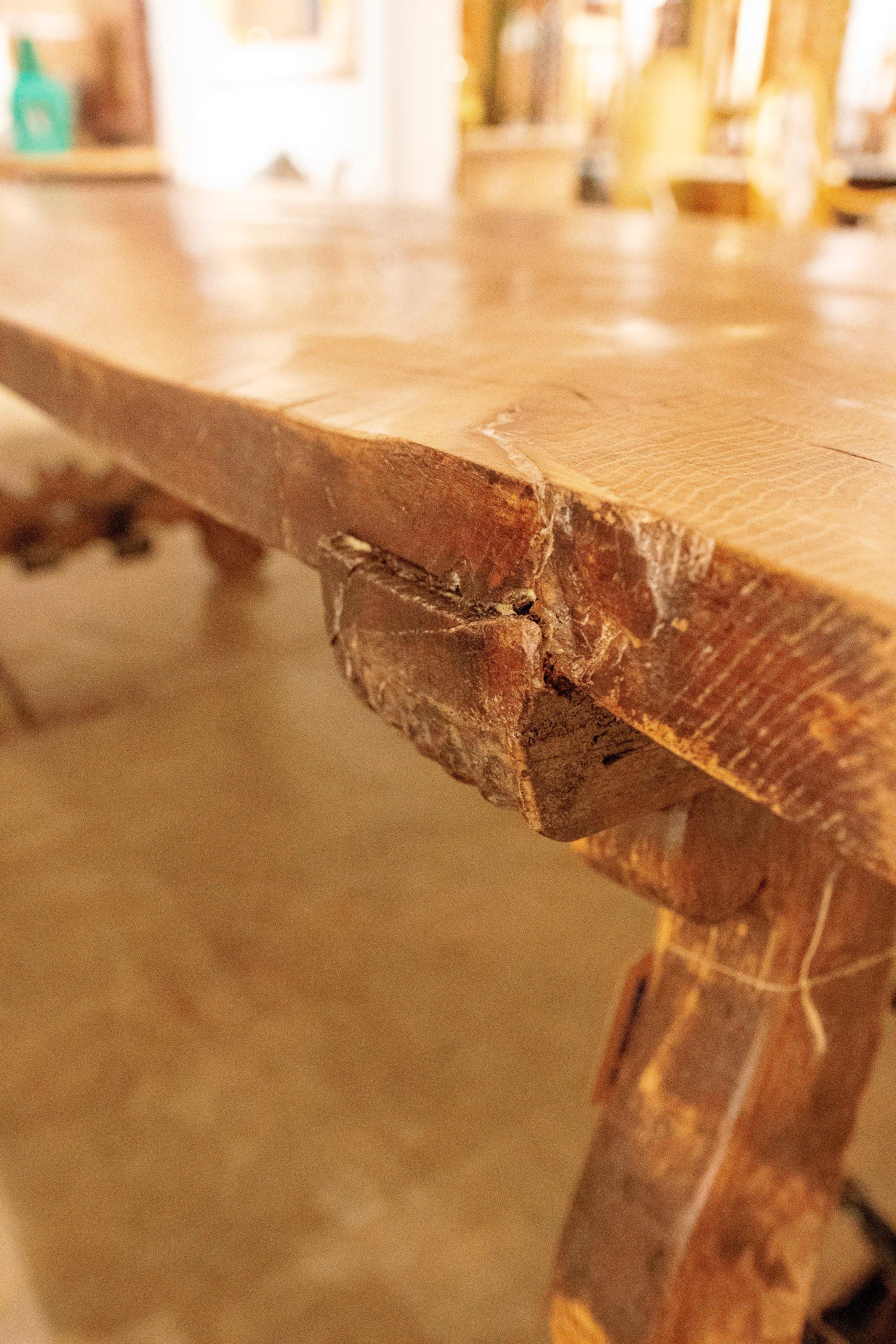Spanischer großer spanischer Großer Holztisch mit handgeschnitzten Beinen und originalen Eisenbeschlägen im Angebot 12
