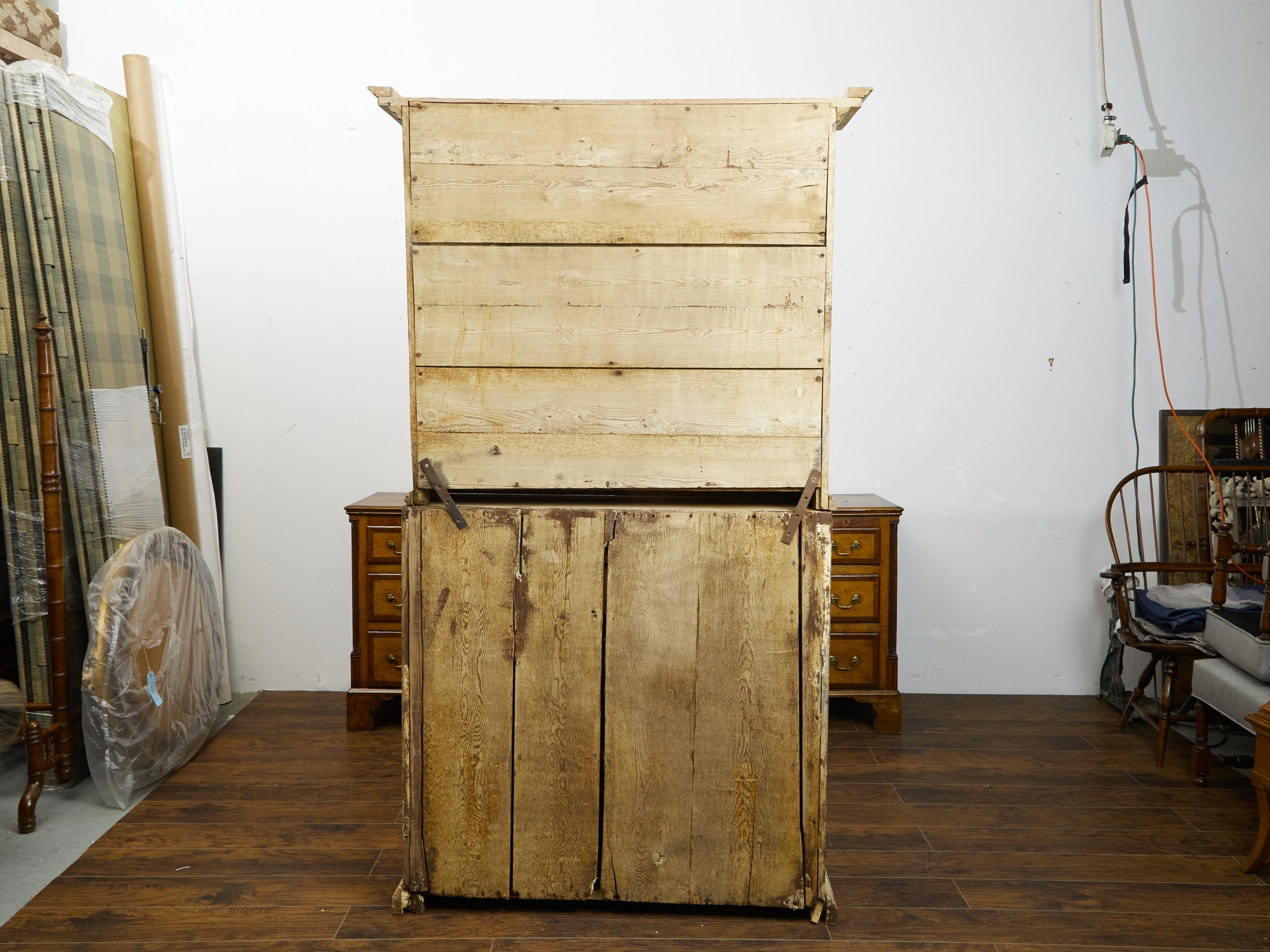 Spanish Late 18th Century Pine Secretaire with Slanted Desk and Geometric Panels For Sale 6