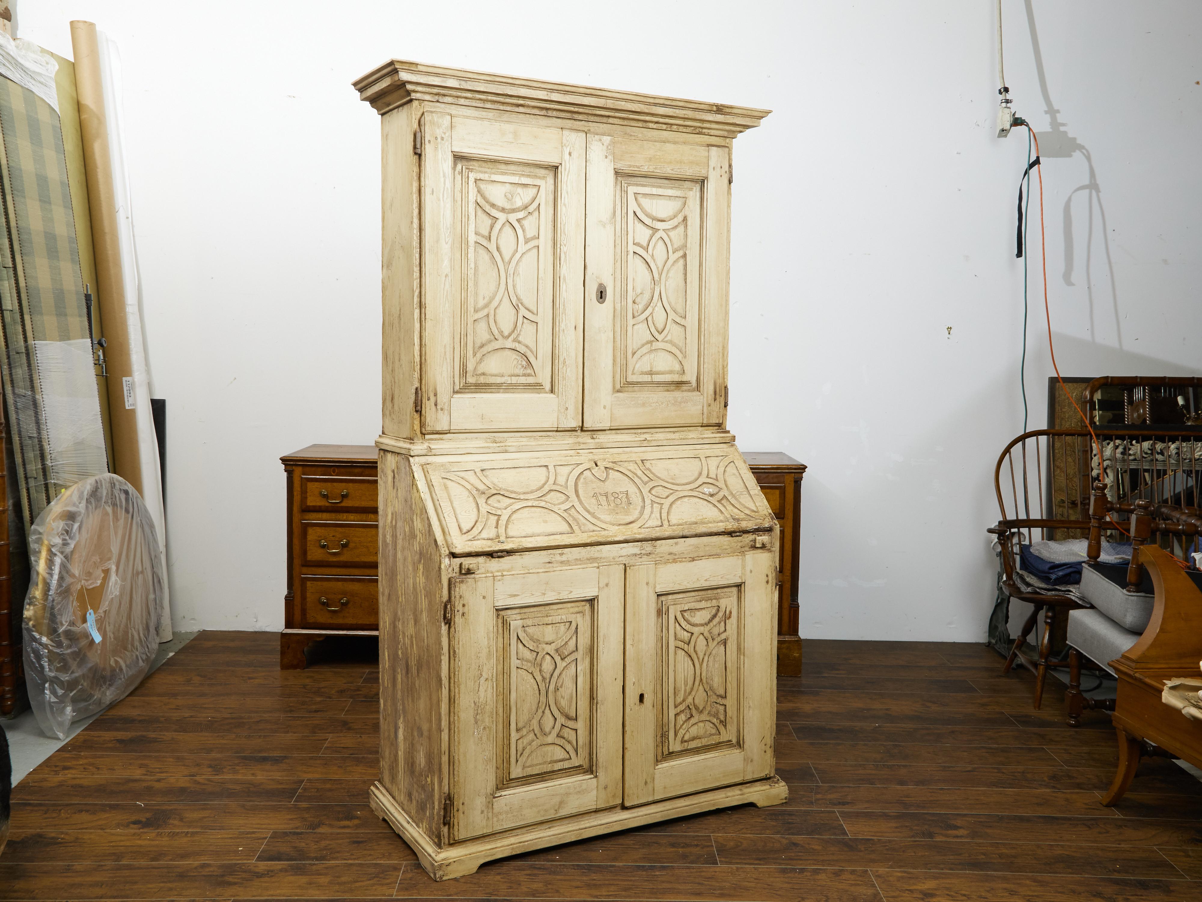 Spanish Late 18th Century Pine Secretaire with Slanted Desk and Geometric Panels For Sale 4