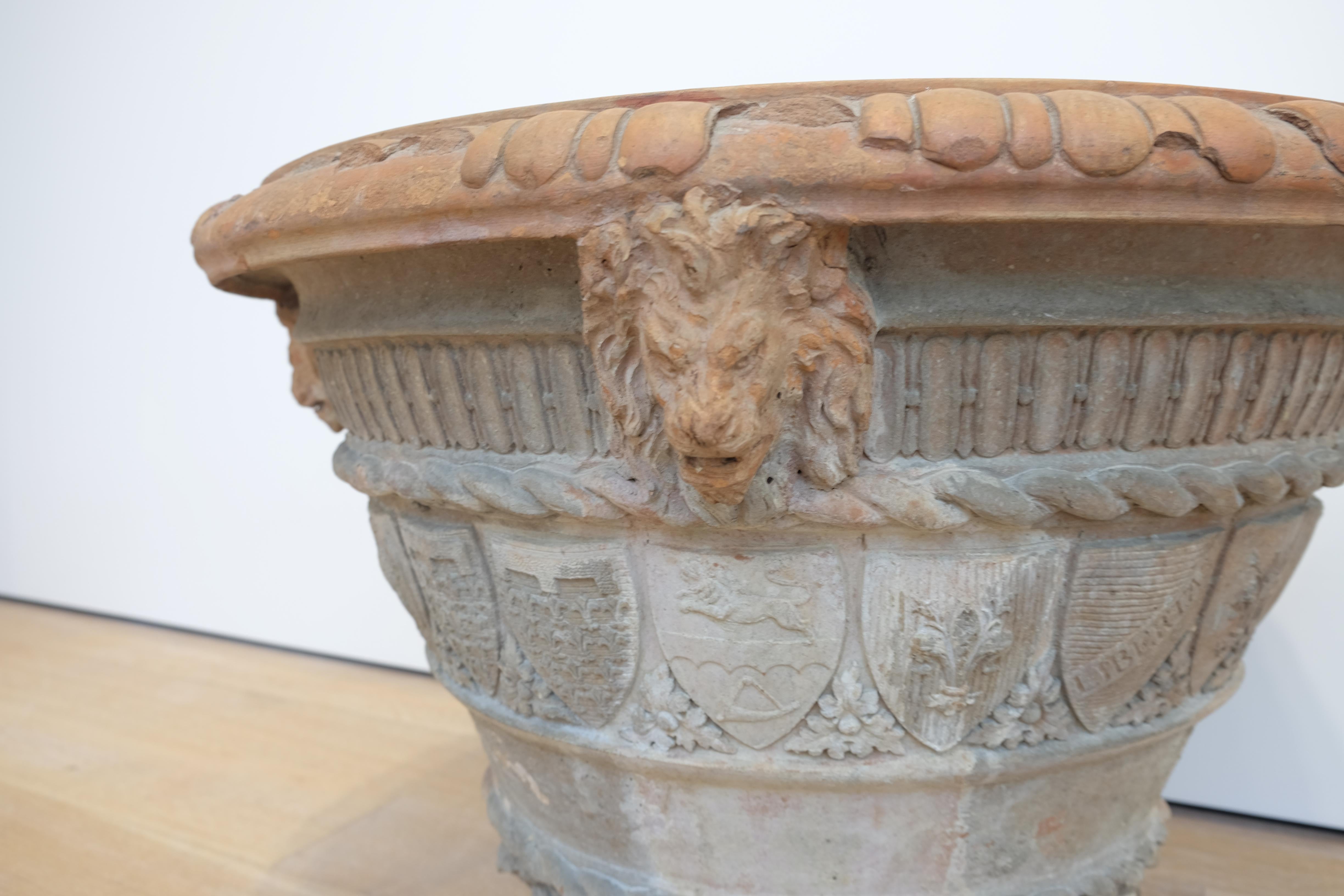 Spanish Late 18th-Early 19th Century Armorial Jardinière (Pot) For Sale 4