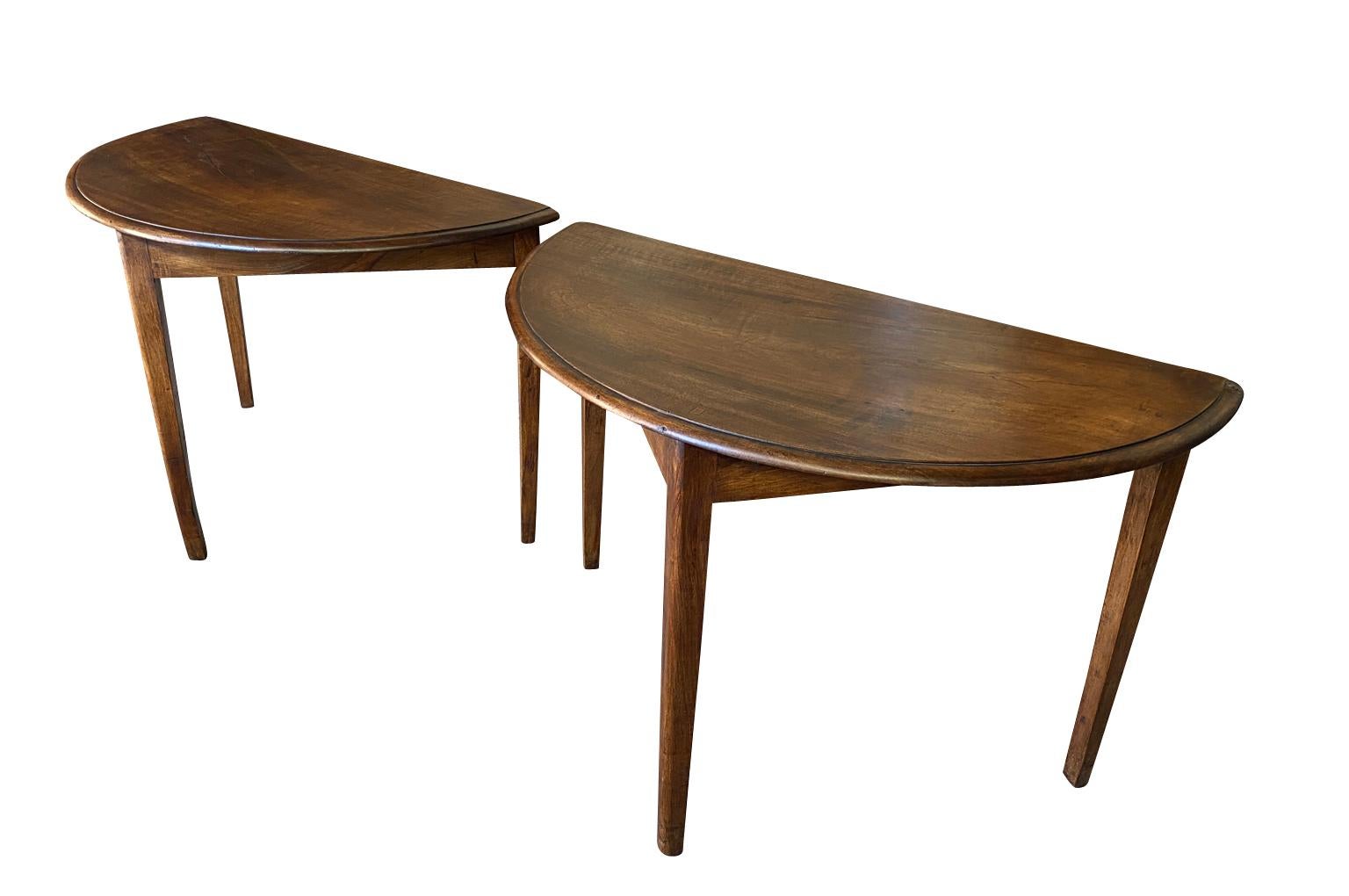 Spanish Late 19th Century Pair Of Demi Lune Tables In Good Condition In Atlanta, GA