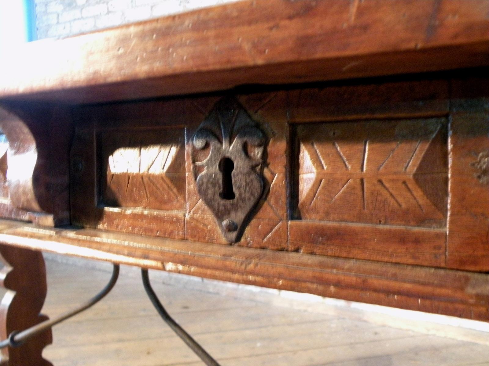 Mesa de escritorio o consola española, barroca tardía, siglo XVIII en venta 3