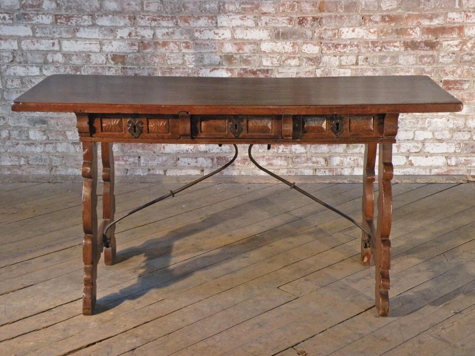 Mesa de escritorio o consola española, barroca tardía, siglo XVIII Barroco en venta