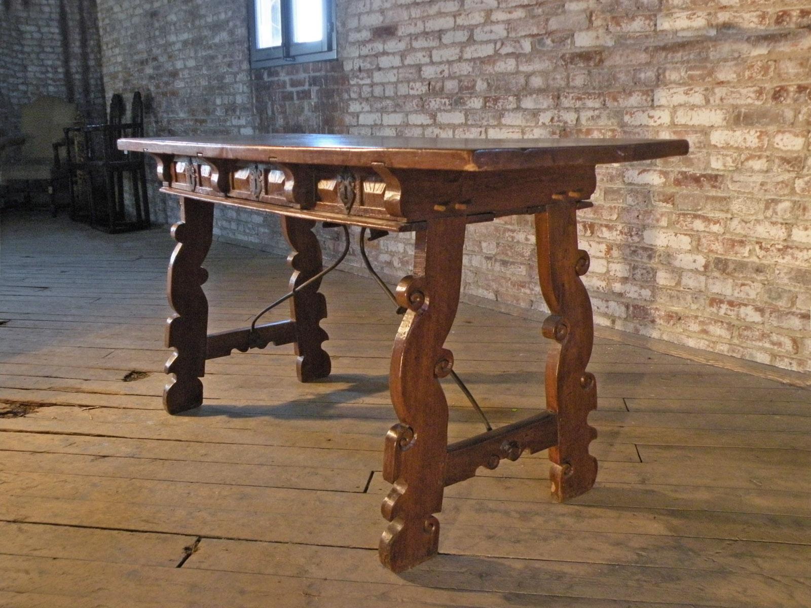 Mesa de escritorio o consola española, barroca tardía, siglo XVIII en venta 1