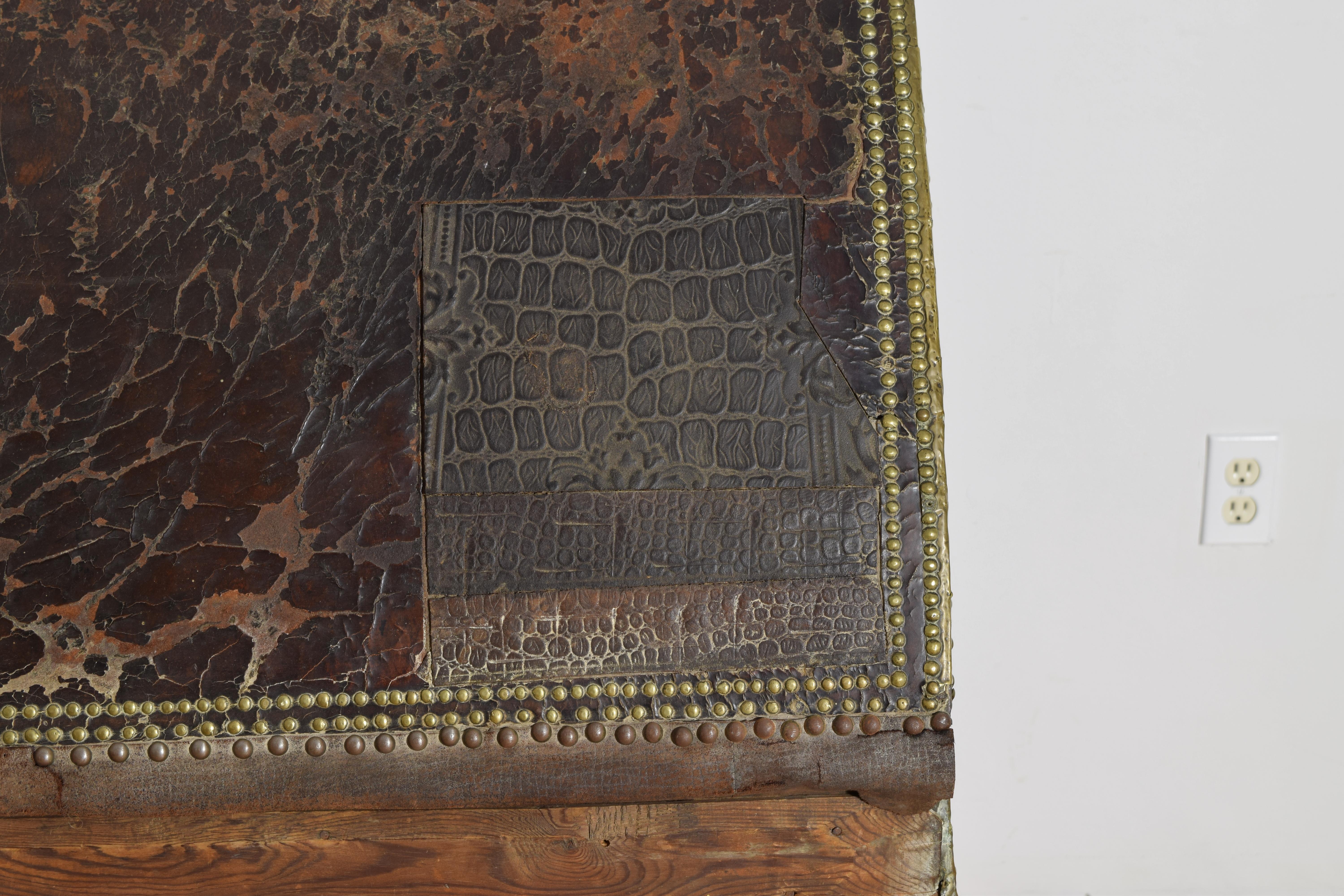 Spanish Late Baroque Leather, Brass, & Wrought Iron Trunk, ca. 1700 For Sale 8