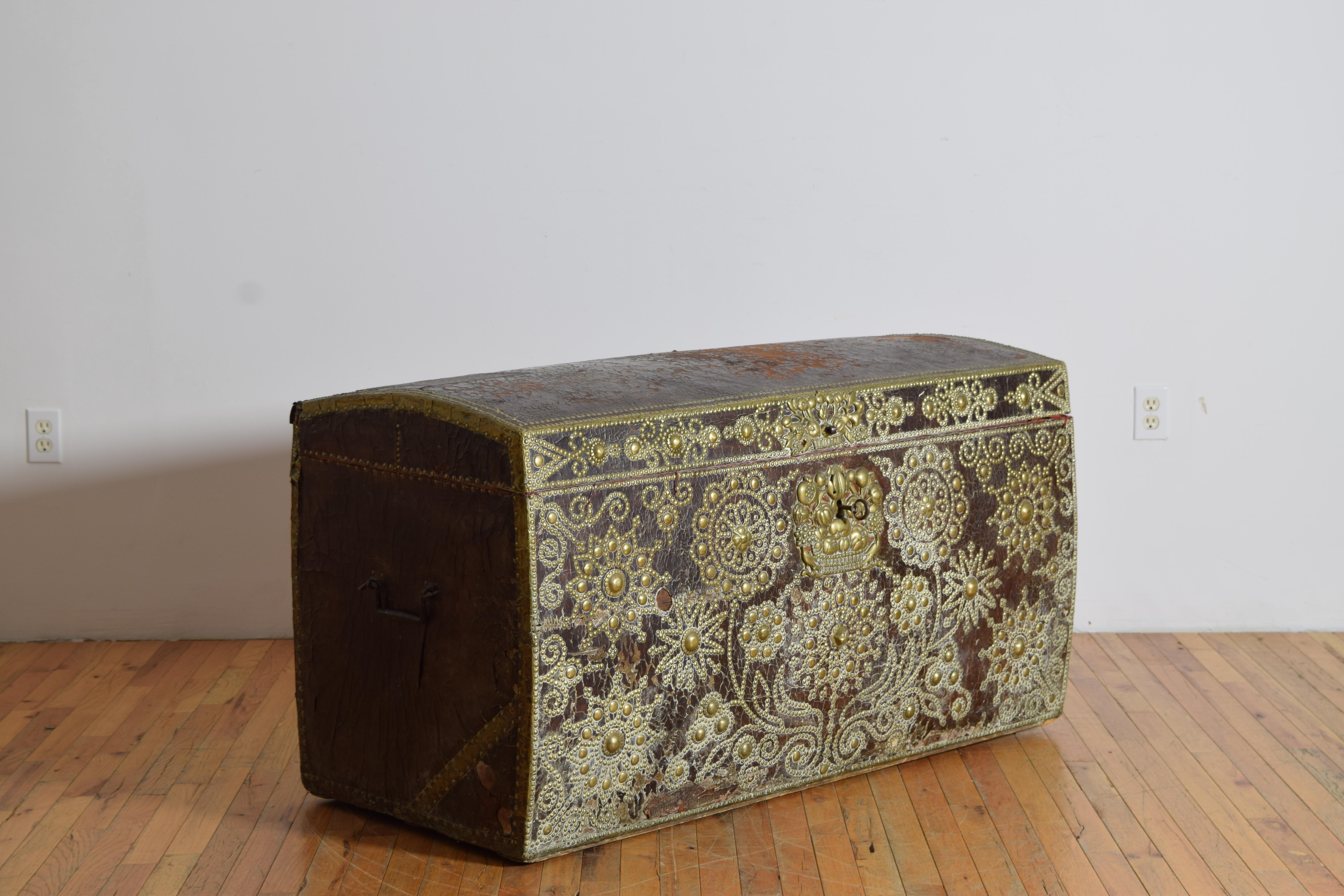 Spanish Late Baroque Leather, Brass, & Wrought Iron Trunk, ca. 1700 In Good Condition For Sale In Atlanta, GA