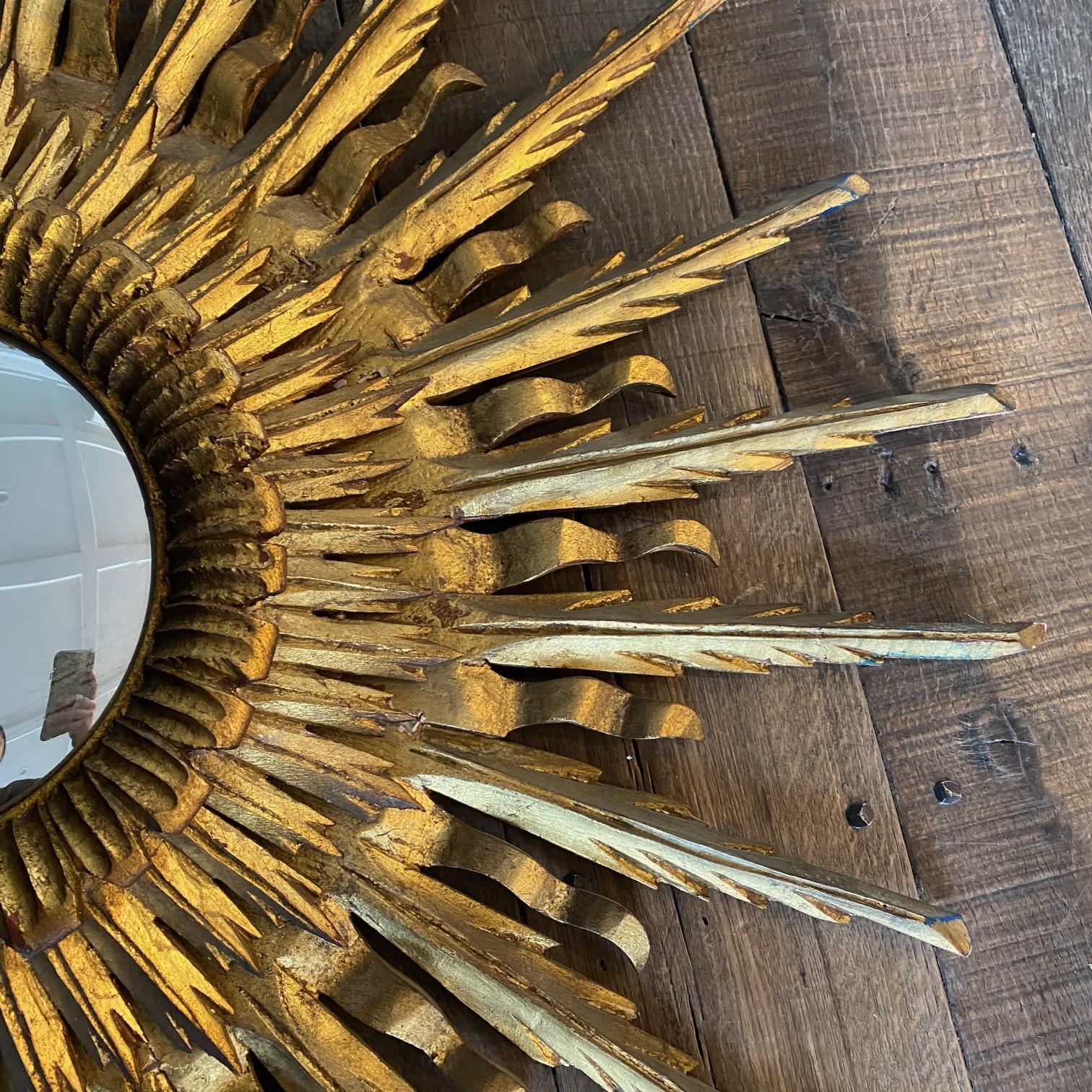 Spanish Layered Intricate Carved Giltwood Soleil Sunburst Starburst Wall Mirror In Good Condition For Sale In Hopewell, NJ