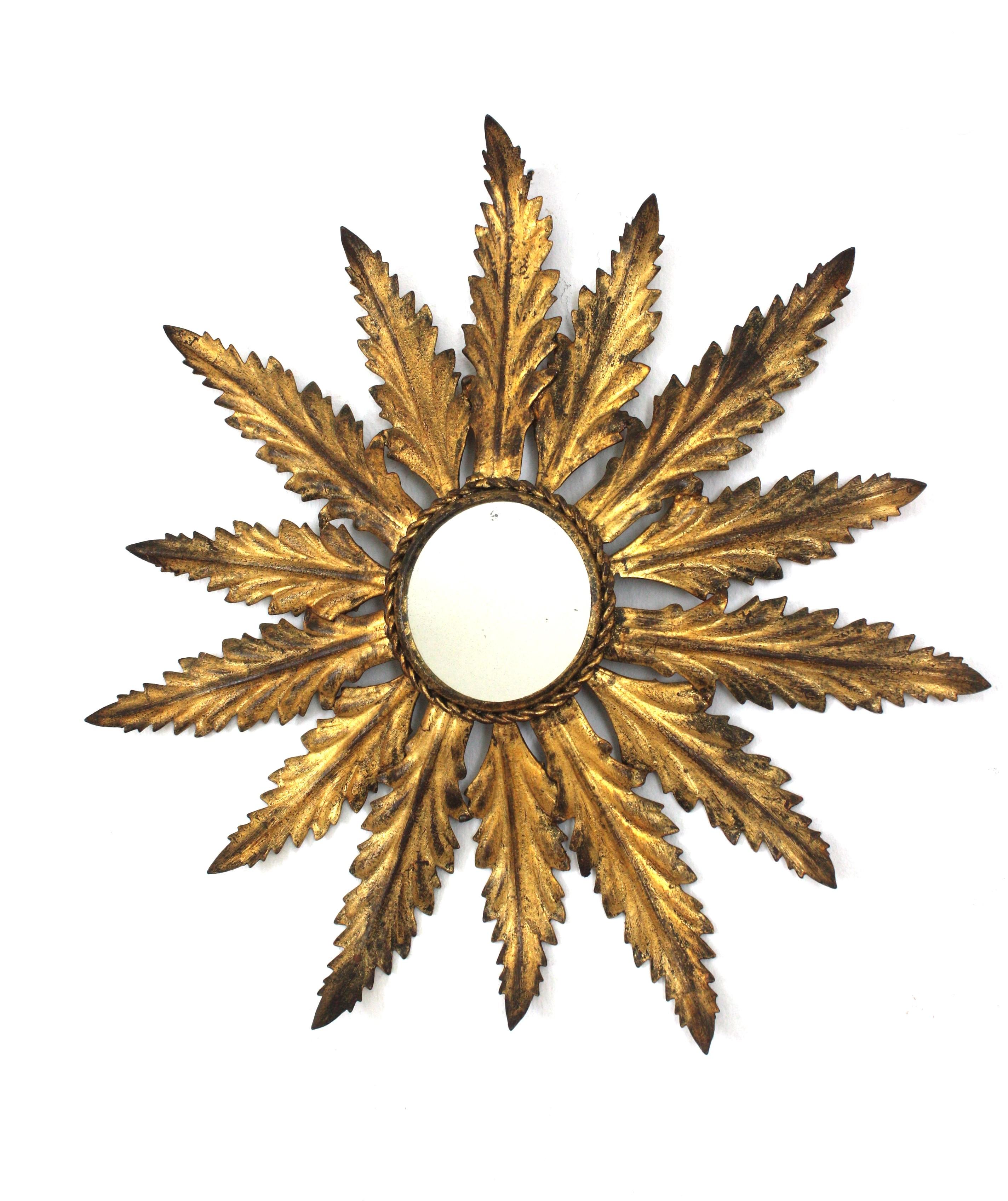 Spanish Leafed Sunburst Mirror in Gilt Metal, 1940s For Sale 4
