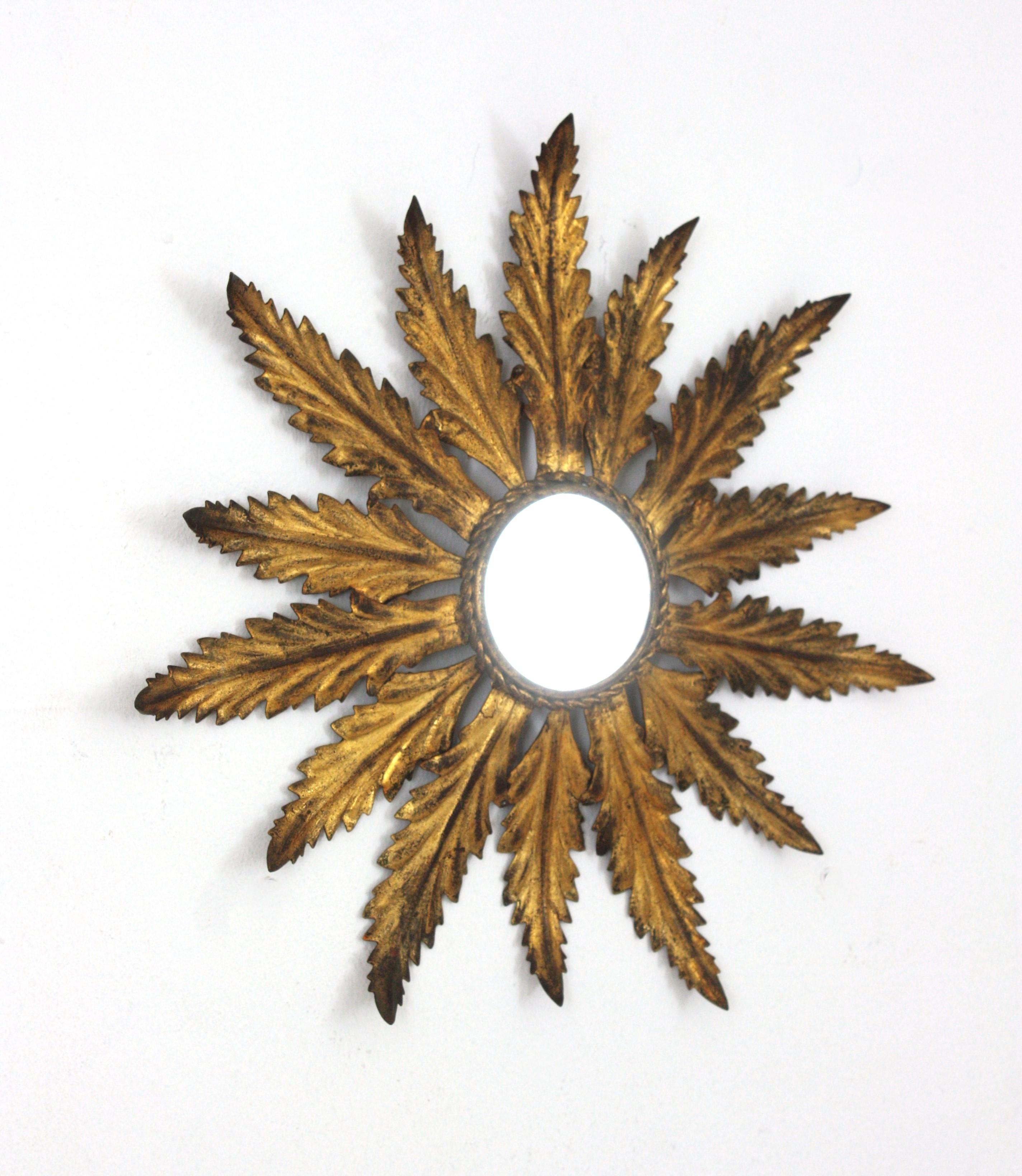 Spanish Leafed Sunburst Mirror in Gilt Metal, 1940s For Sale 2