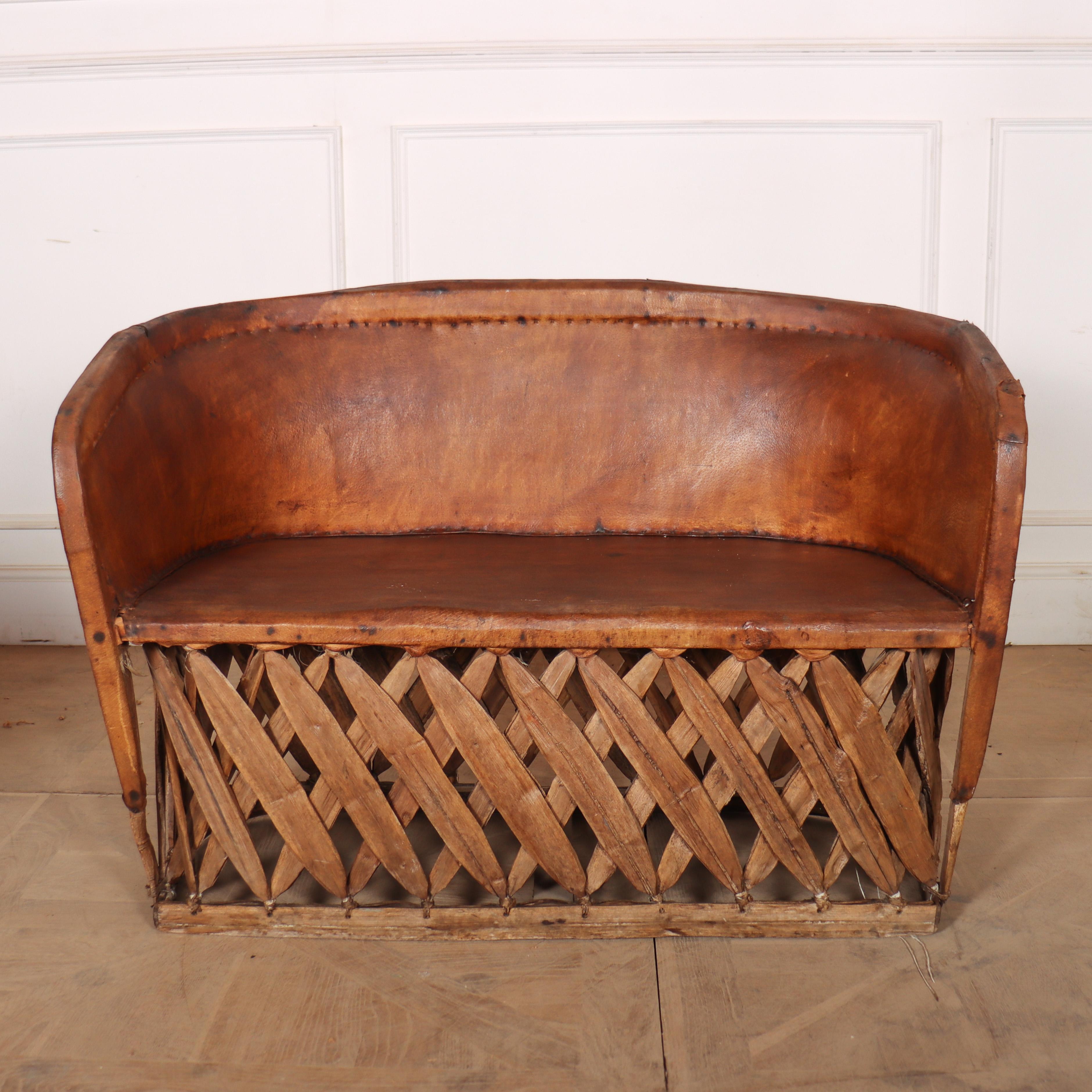 
Ensemble de canapés et de chaises en cuir et en saule d'Espagne très original. Un siège confortable dans une couleur fabuleuse. 1920.

Code : 8614

Dimensions du canapé : L : 43