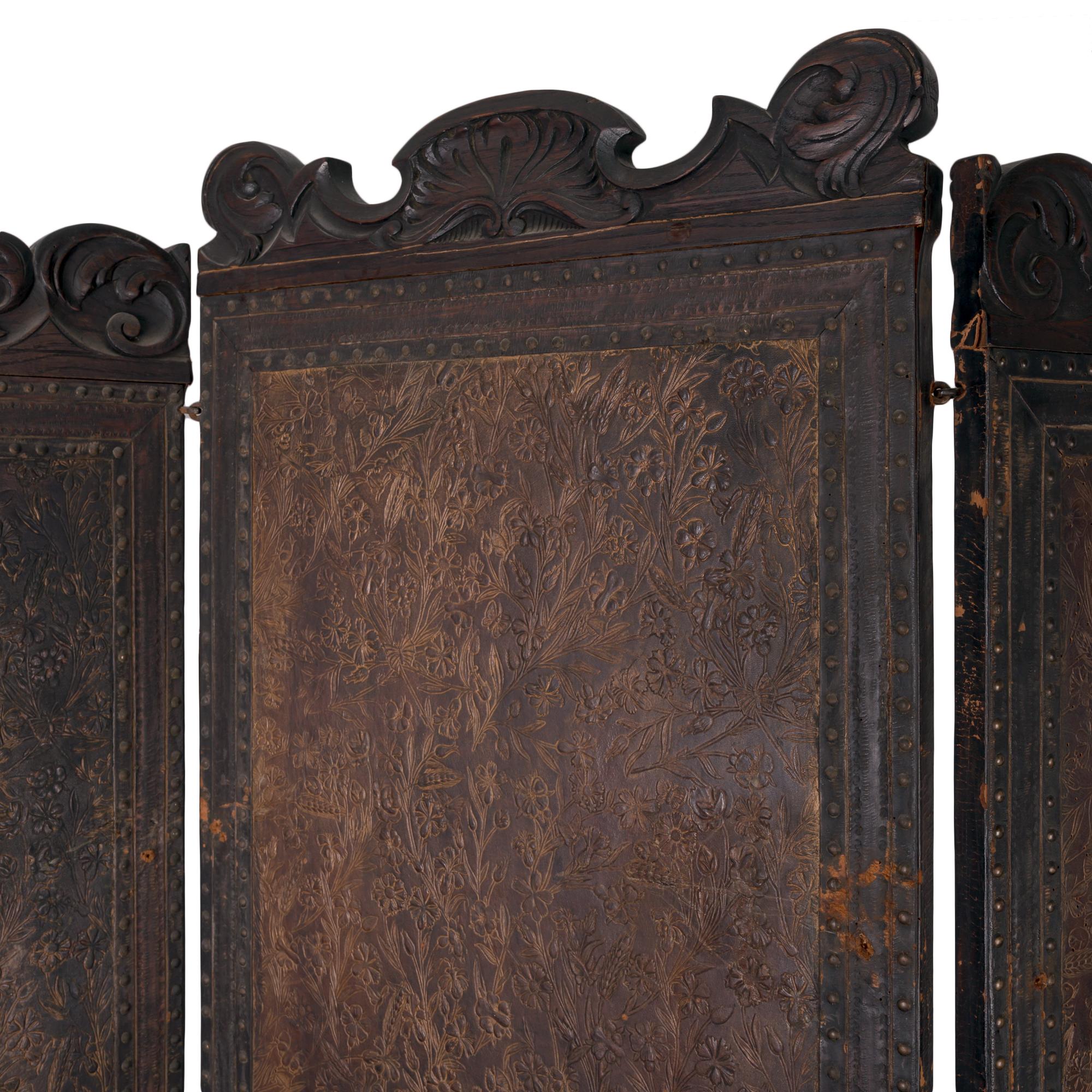 Spanish Leather Screen, 19th Century For Sale 5