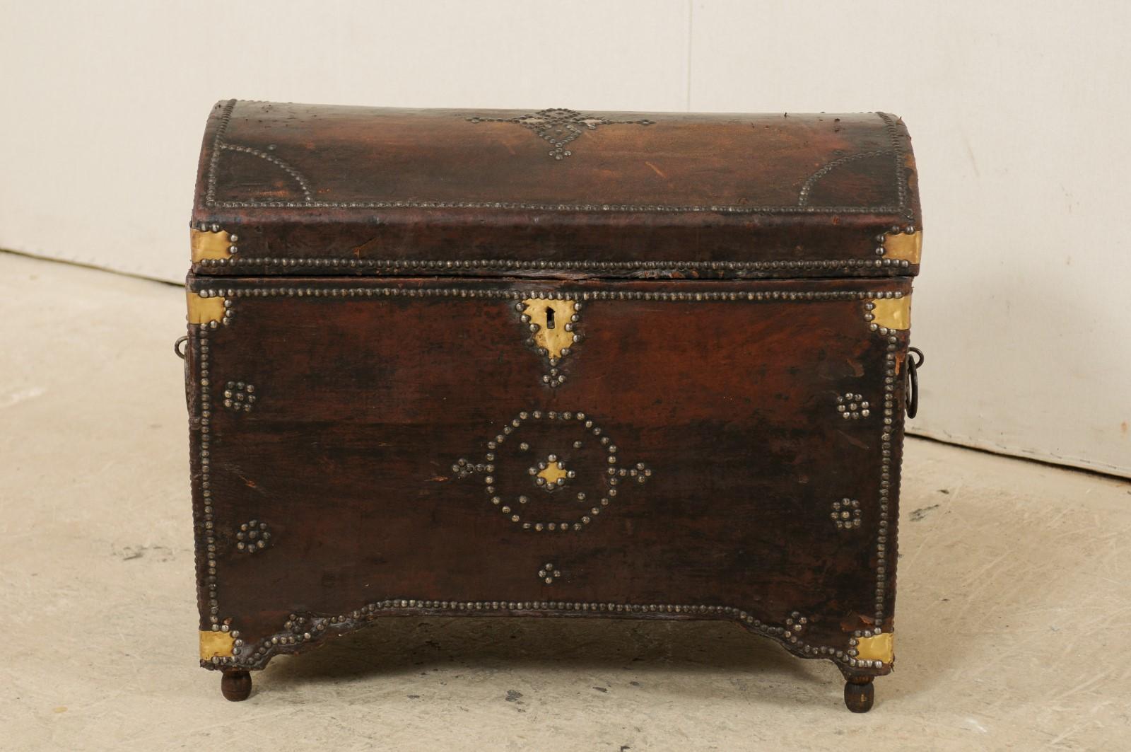 Spanish Leather-Wrapped Domed Coffer with Brass Accents from the 19th Century  In Good Condition For Sale In Atlanta, GA