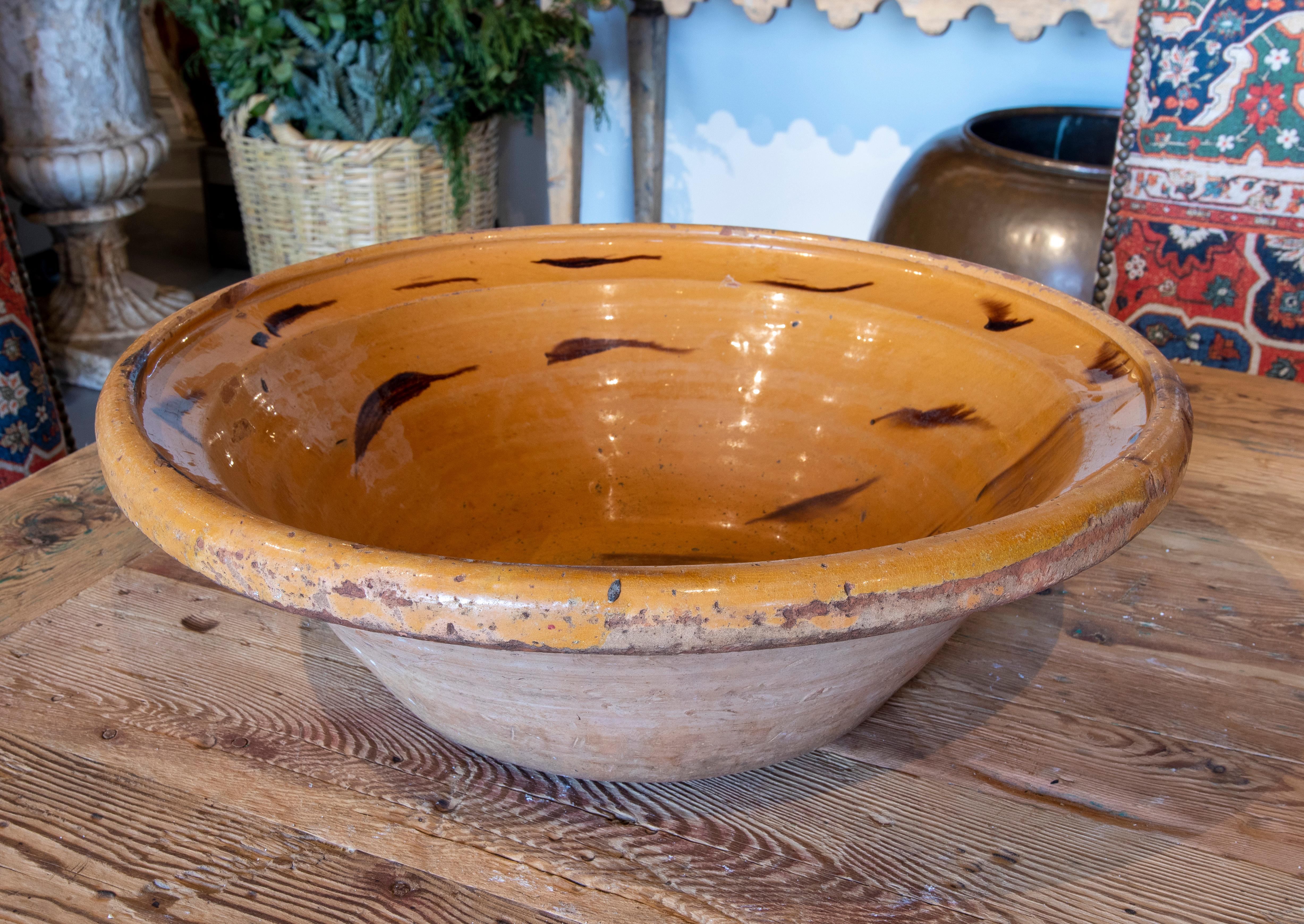 Spanish Lebrillo Small Wash-Basin of Ceramic in Brown Tones  In Good Condition For Sale In Marbella, ES