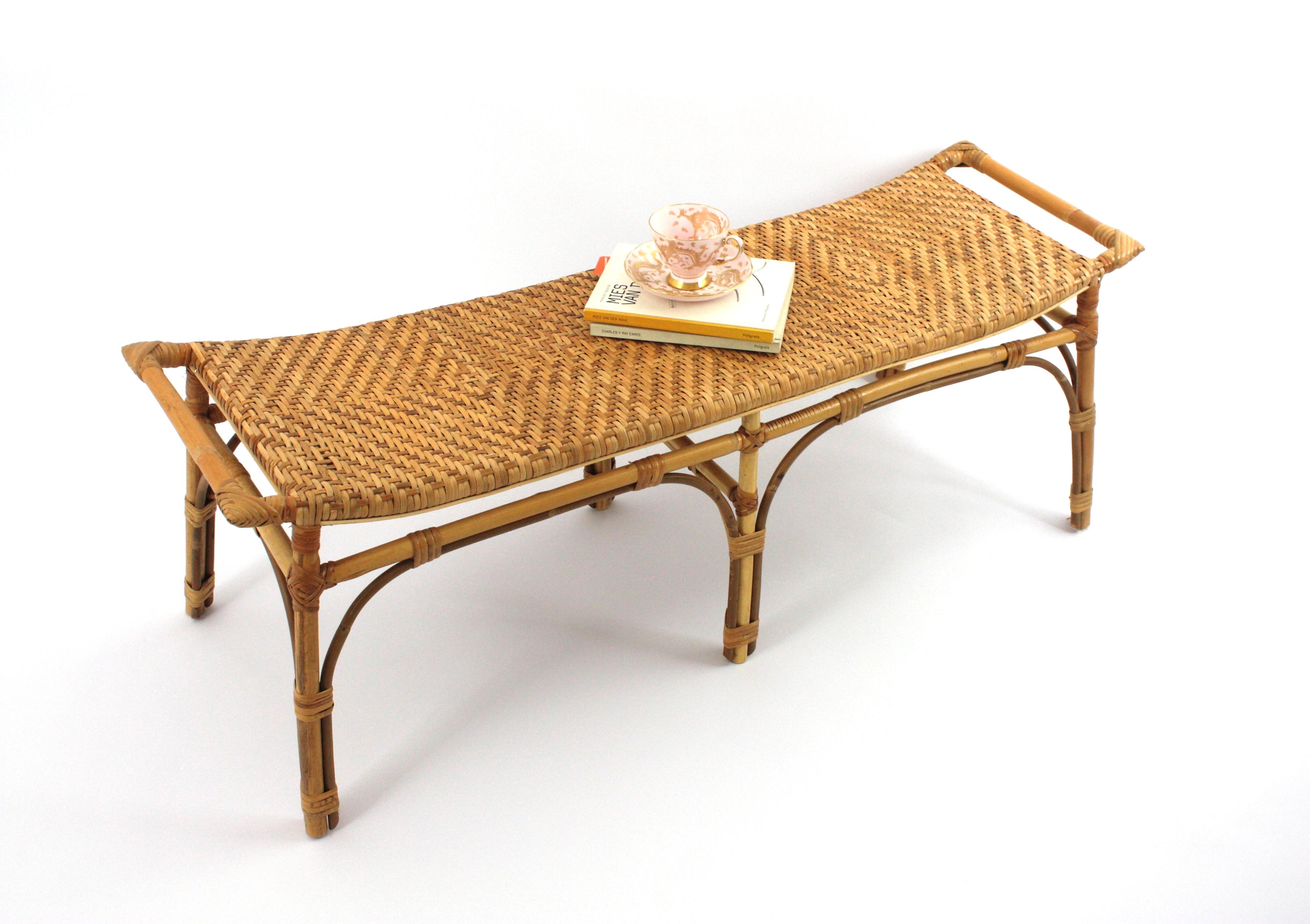 Mid-Century Modern Spanish Long Bench or Coffee Table in Rattan and Woven Cane en vente