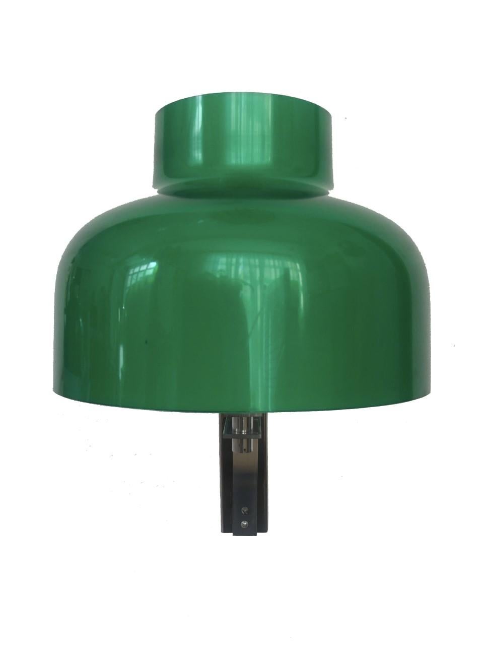 Spanish Midcentury Green Lucite Individual Wall Sconce by Milá for Tramo, 1970s In Good Condition In Badajoz, Badajoz