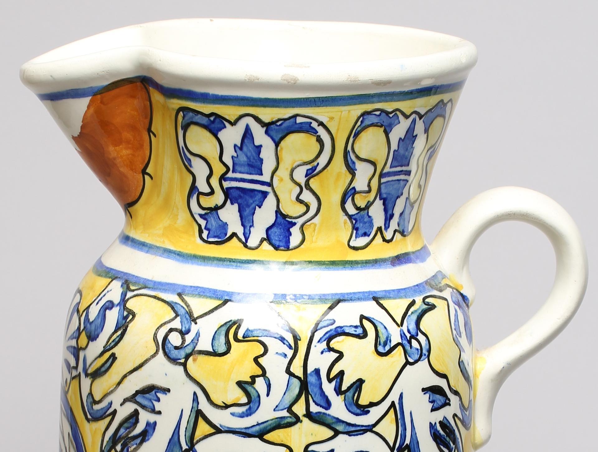 Spanische Majolika-Kanne oder Bodenvase in Blau und Gelb (Moderne der Mitte des Jahrhunderts) im Angebot
