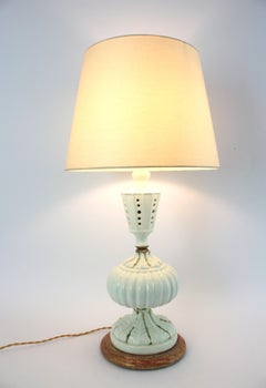 Spanish Majolica White Glazed Ceramic Large Table Lamp with Giltwood Base