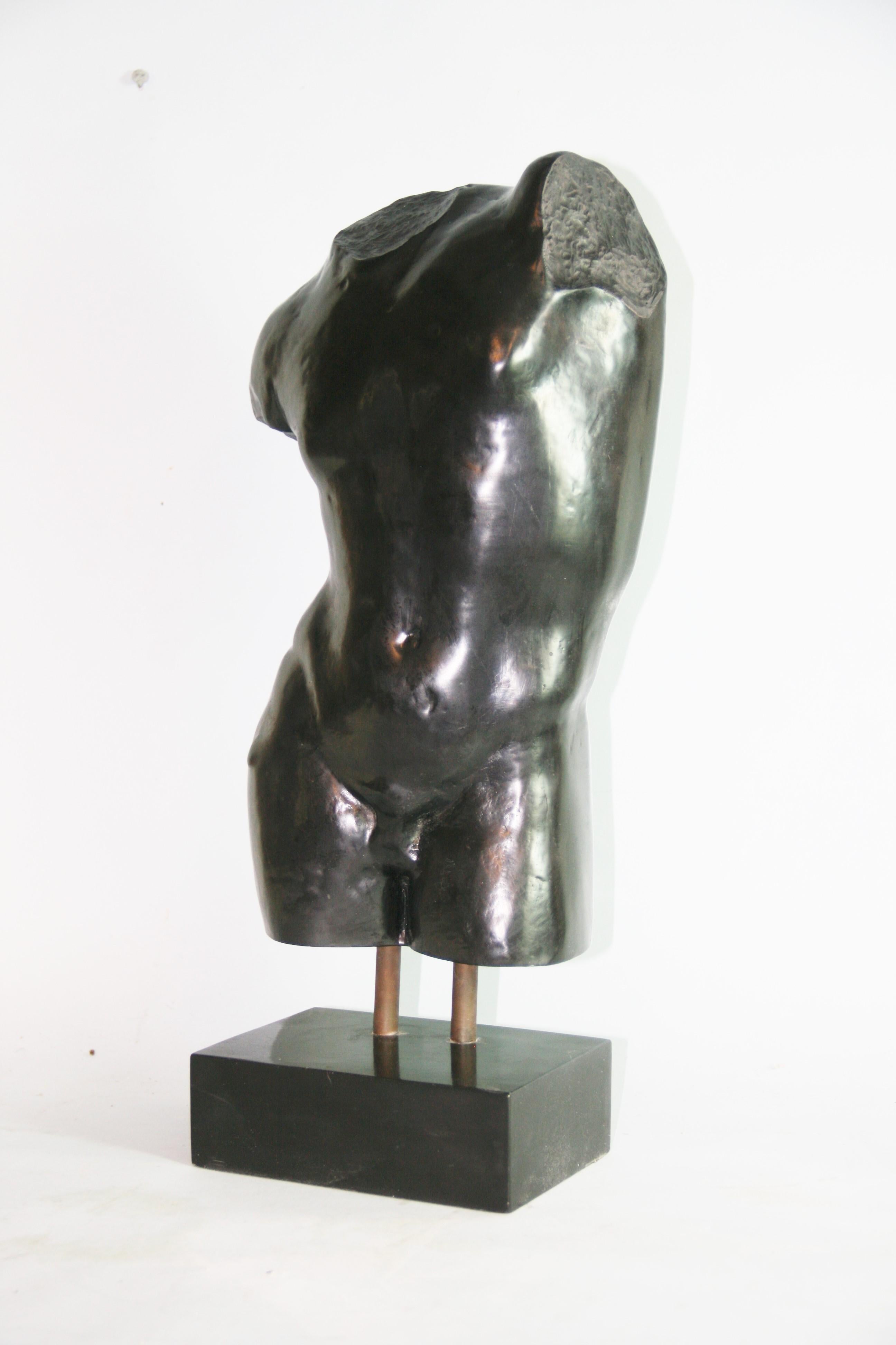 Escultura española de torso masculino en venta 3