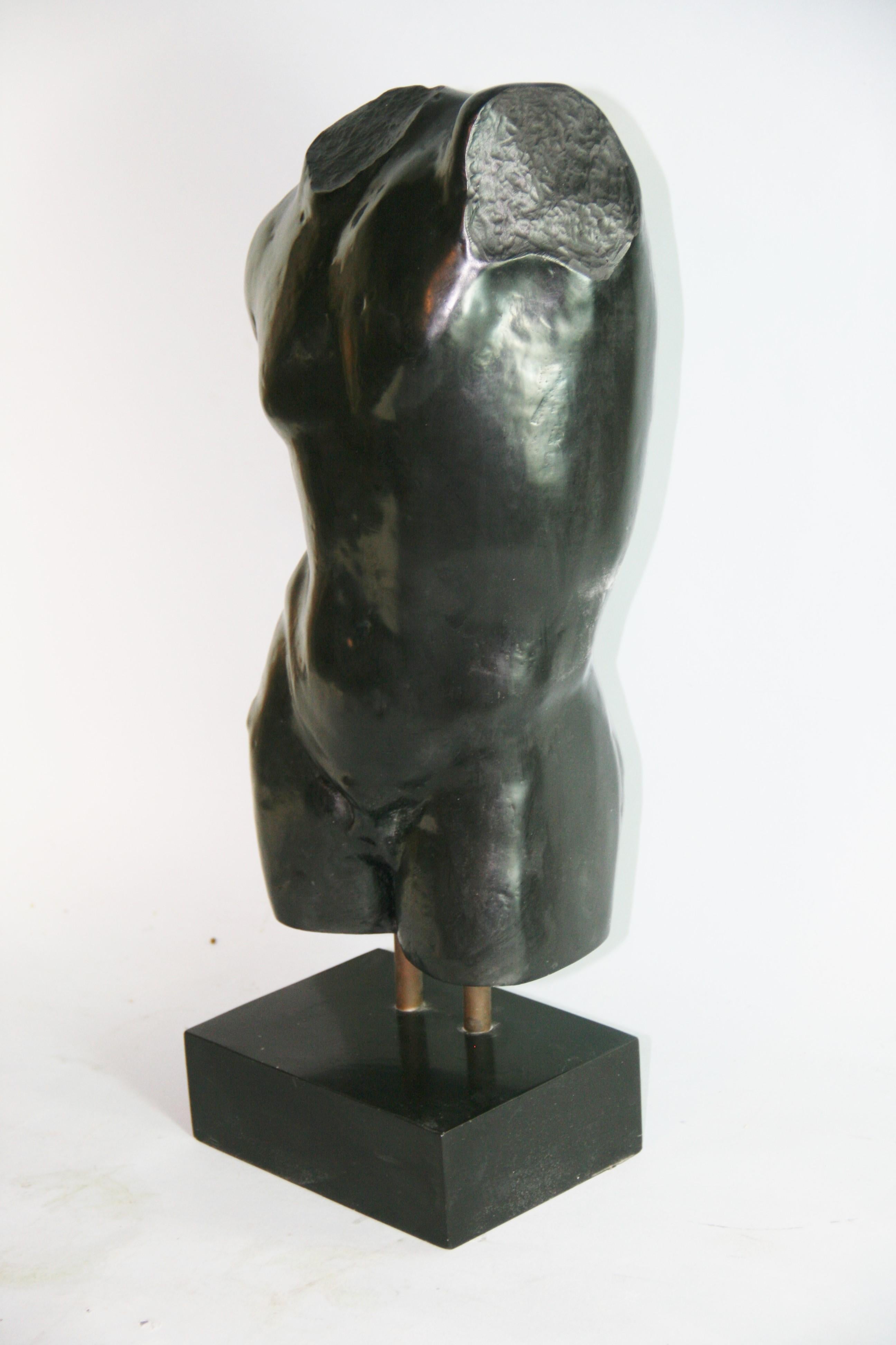 Escultura española de torso masculino en venta 4