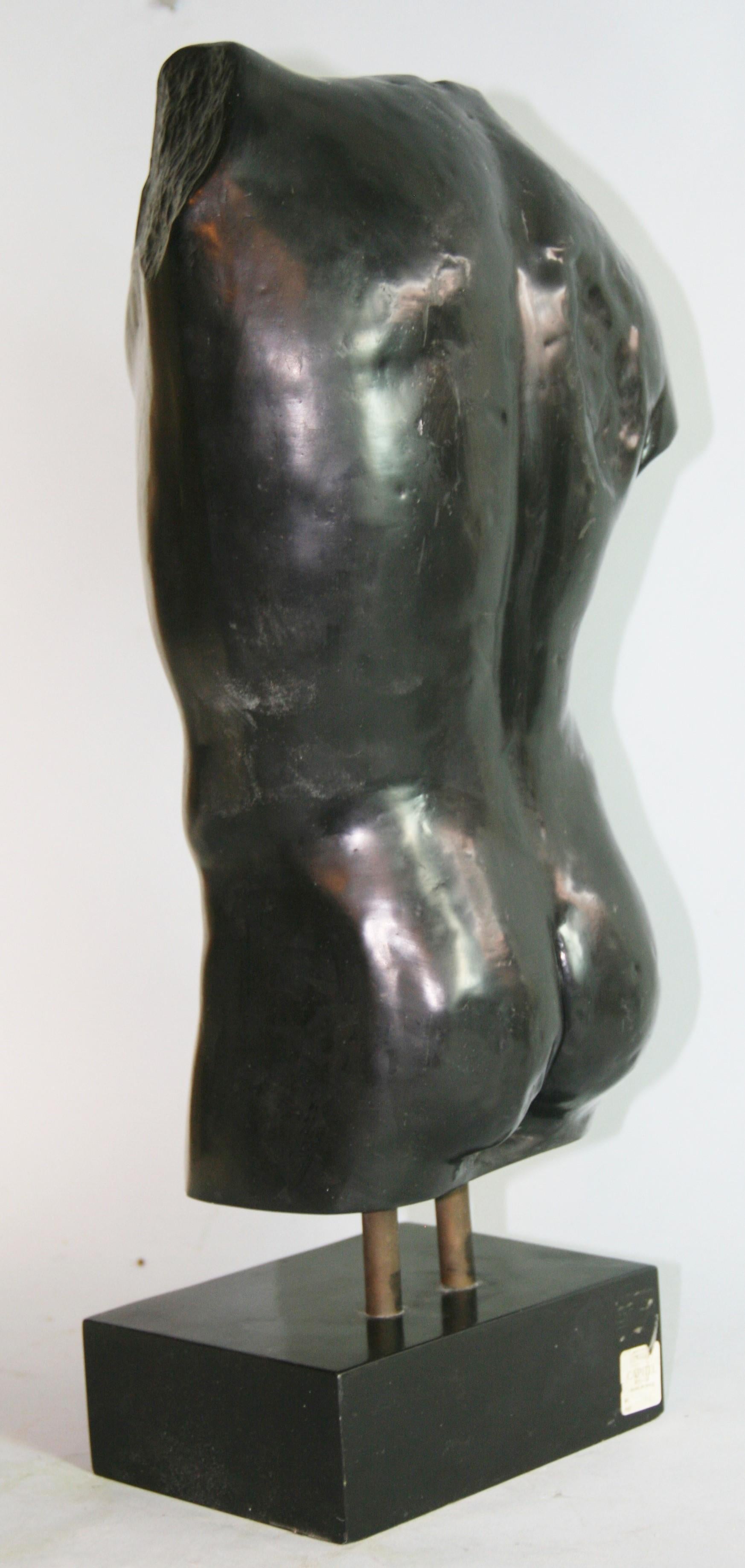 Escultura española de torso masculino en venta 6