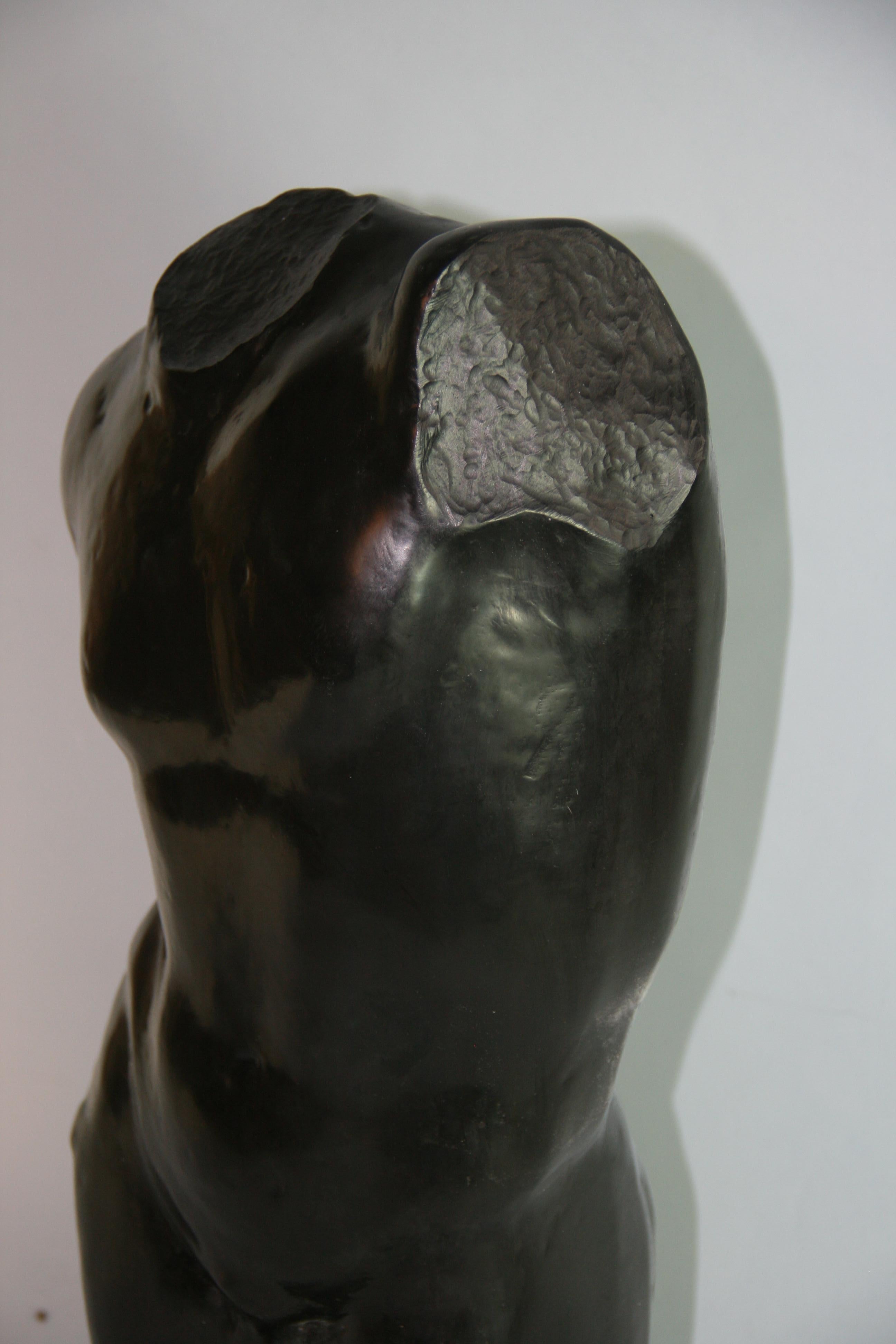 Escultura española de torso masculino Piedra de molde en venta