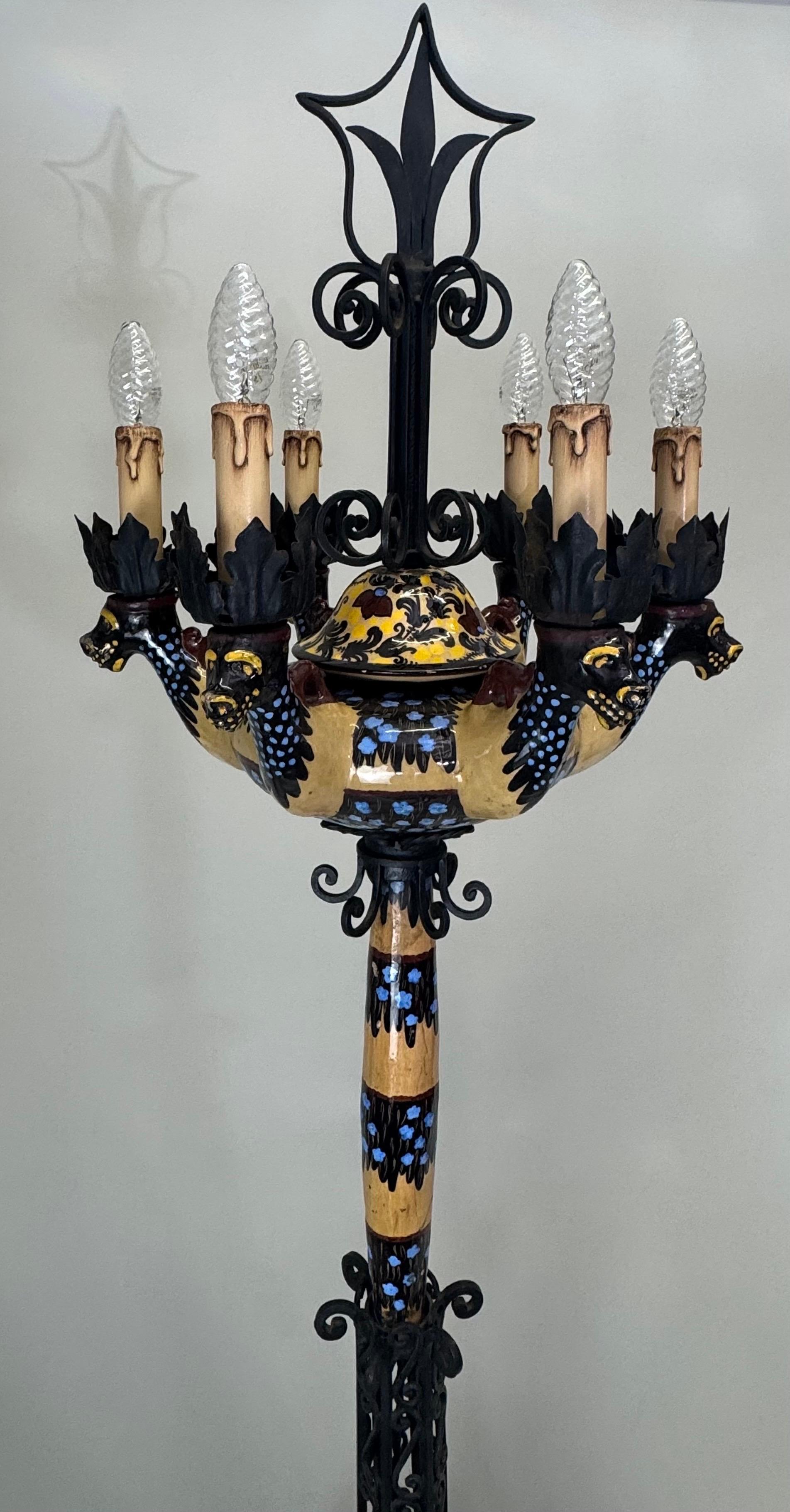 Lámpara de pie española de manises de mayólica y hierro forjado del Renacimiento Gótico, 1900 Mayólica en venta