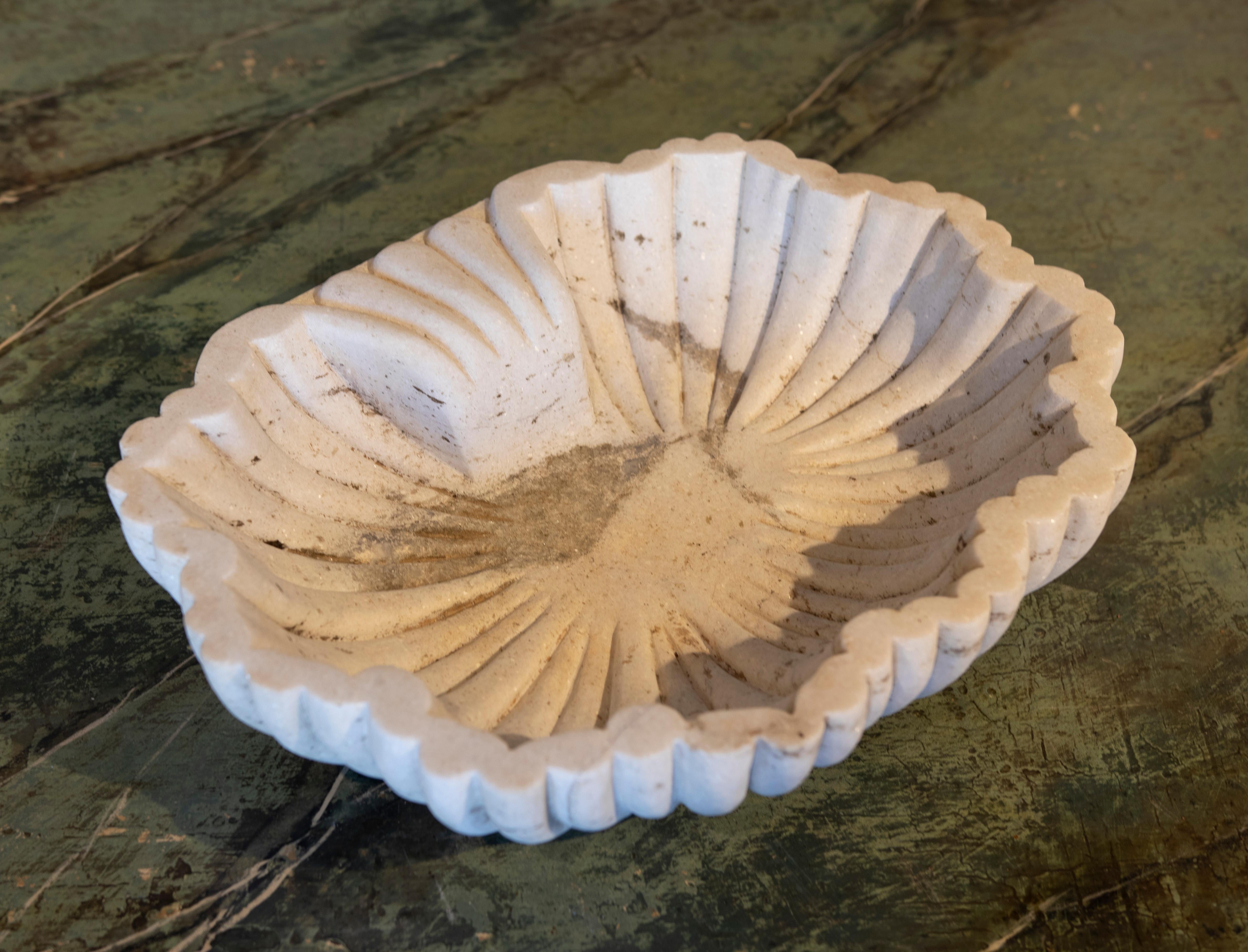 Spanish Marble Shell Hand-Carved  For Sale 8
