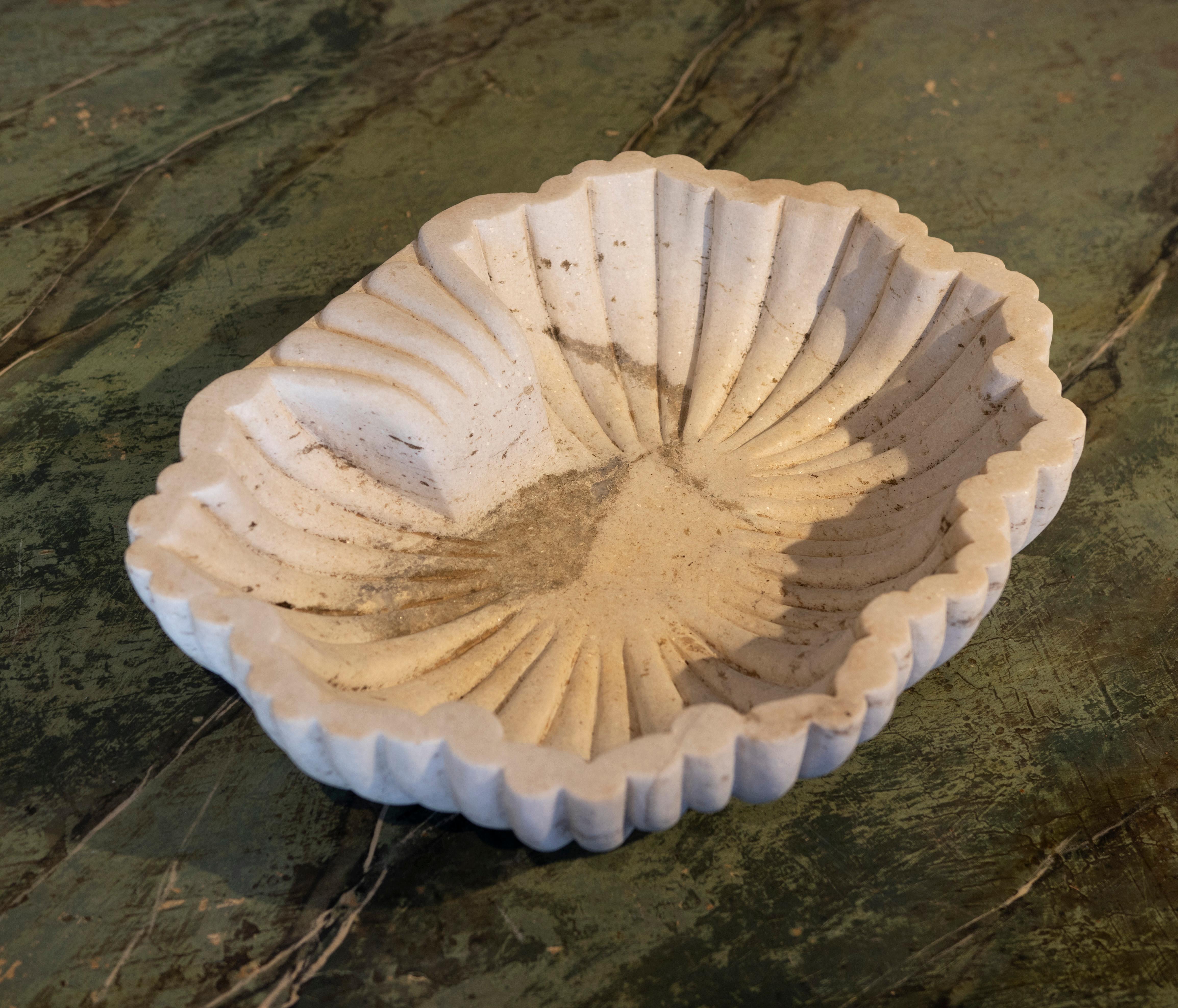Spanish Marble Shell Hand-Carved  For Sale 10
