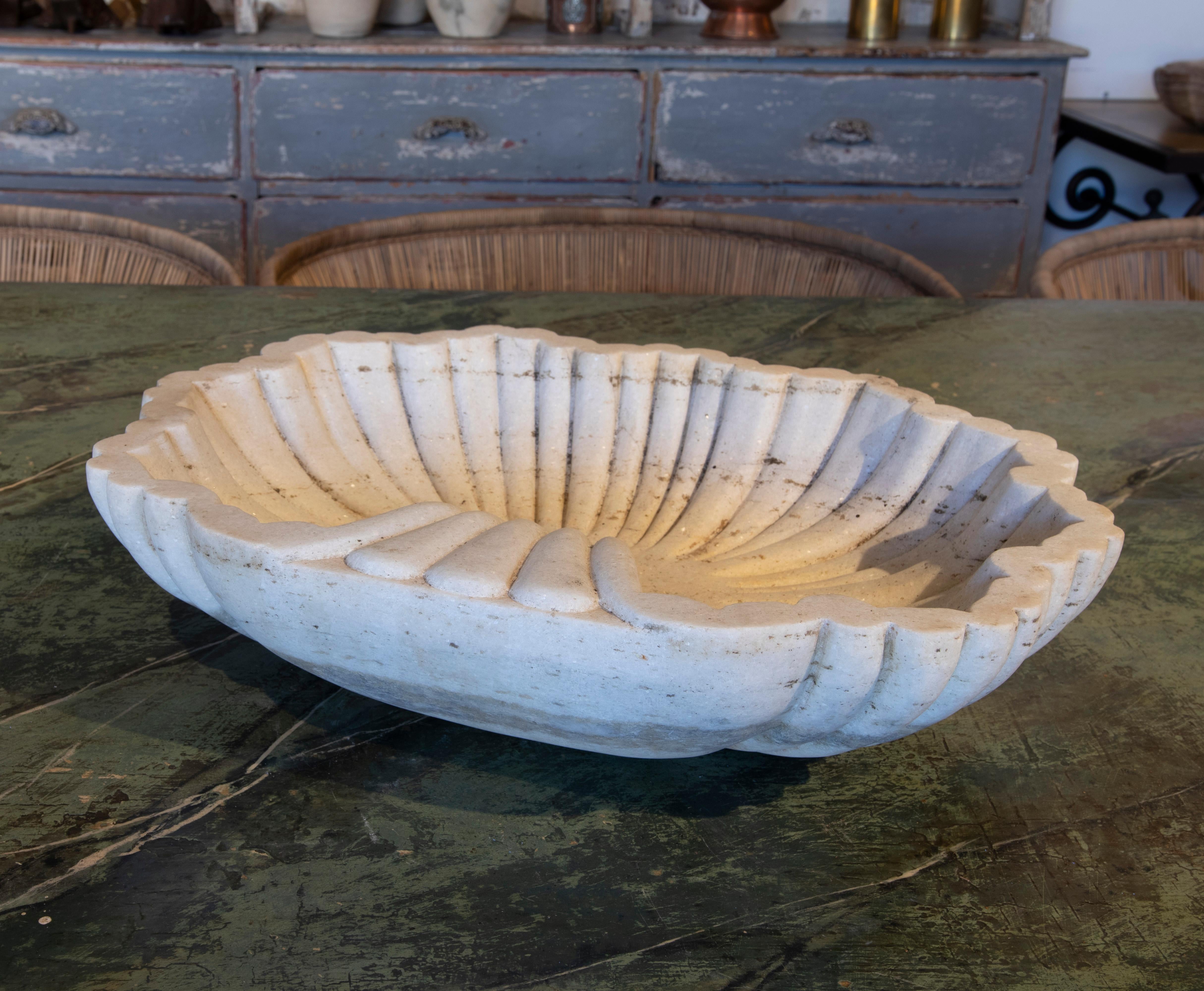 Spanish Marble Shell Hand-Carved  For Sale 2