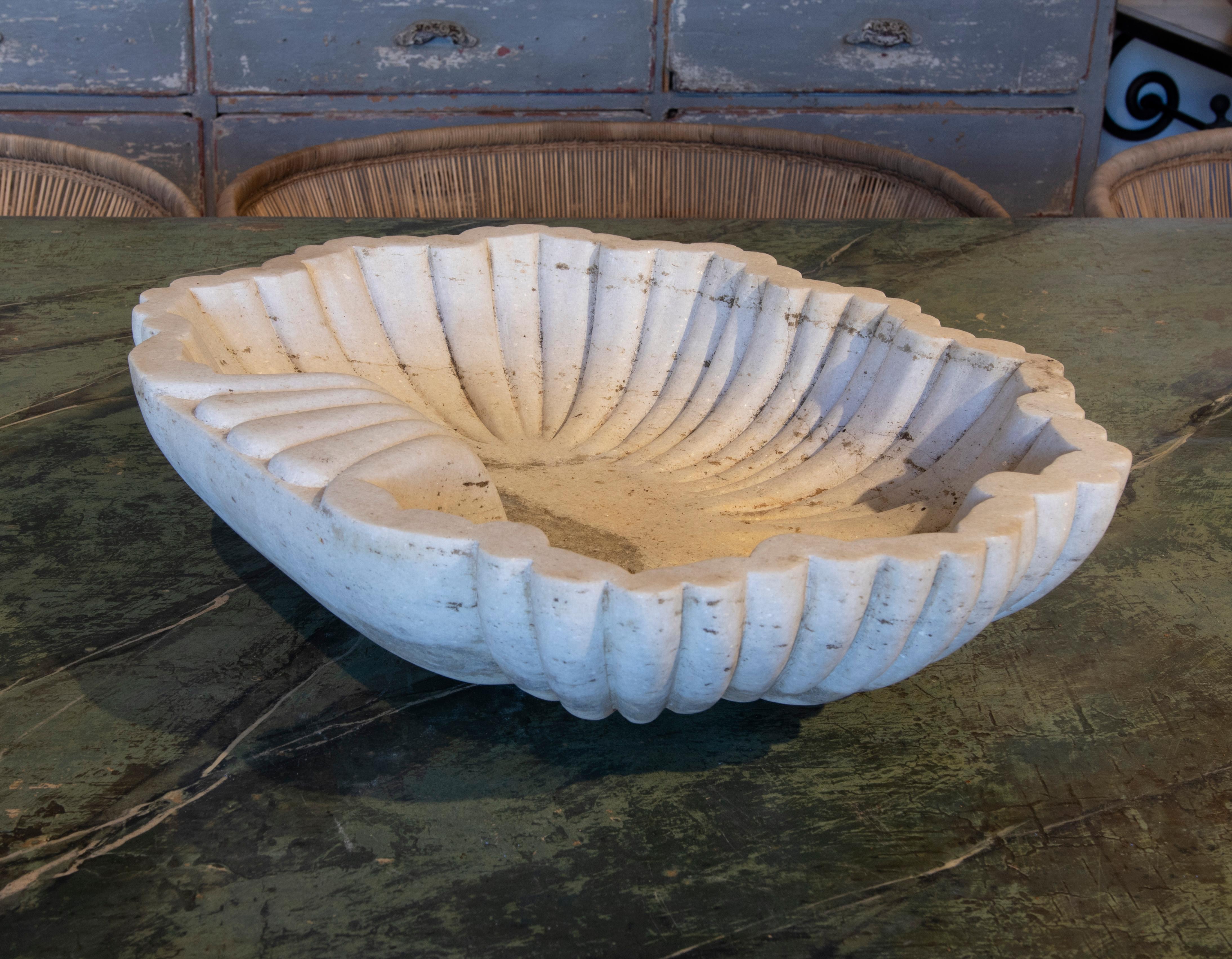 Spanish Marble Shell Hand-Carved  For Sale 3