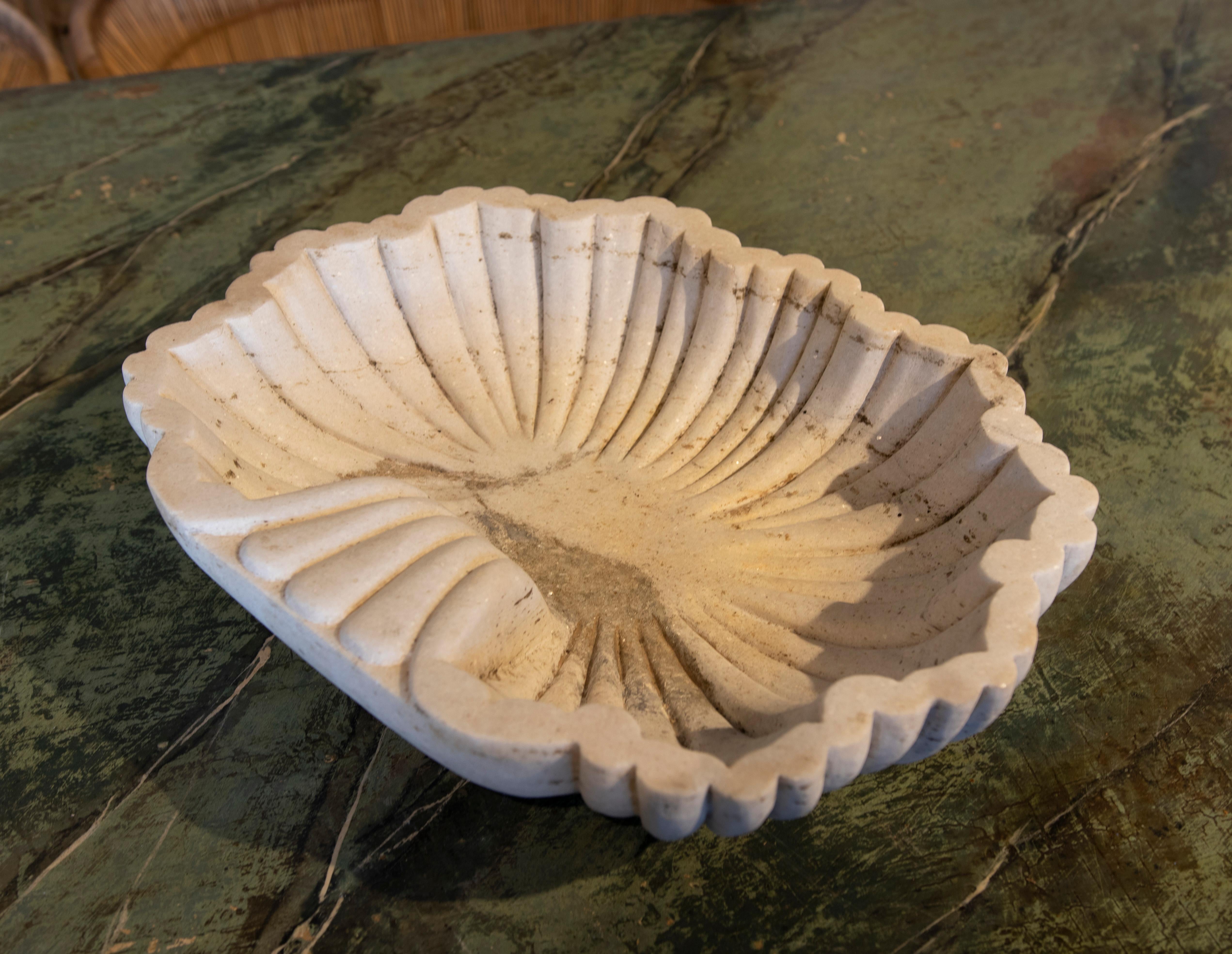 Spanish Marble Shell Hand-Carved  For Sale 4