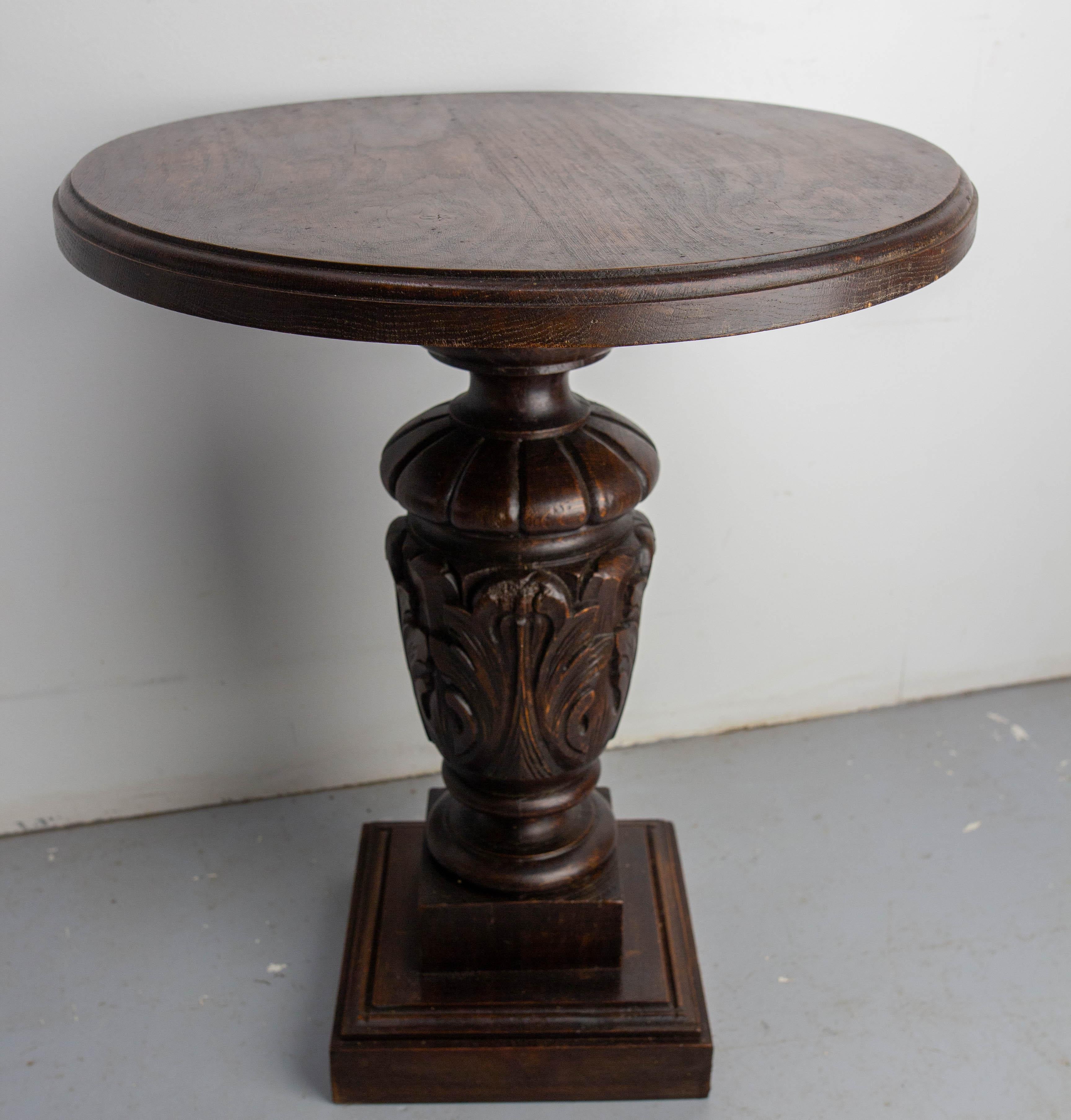 Louis XVI Table basse espagnole en Oak Oak massif Table d'appoint Gueridon, circa 1960 en vente