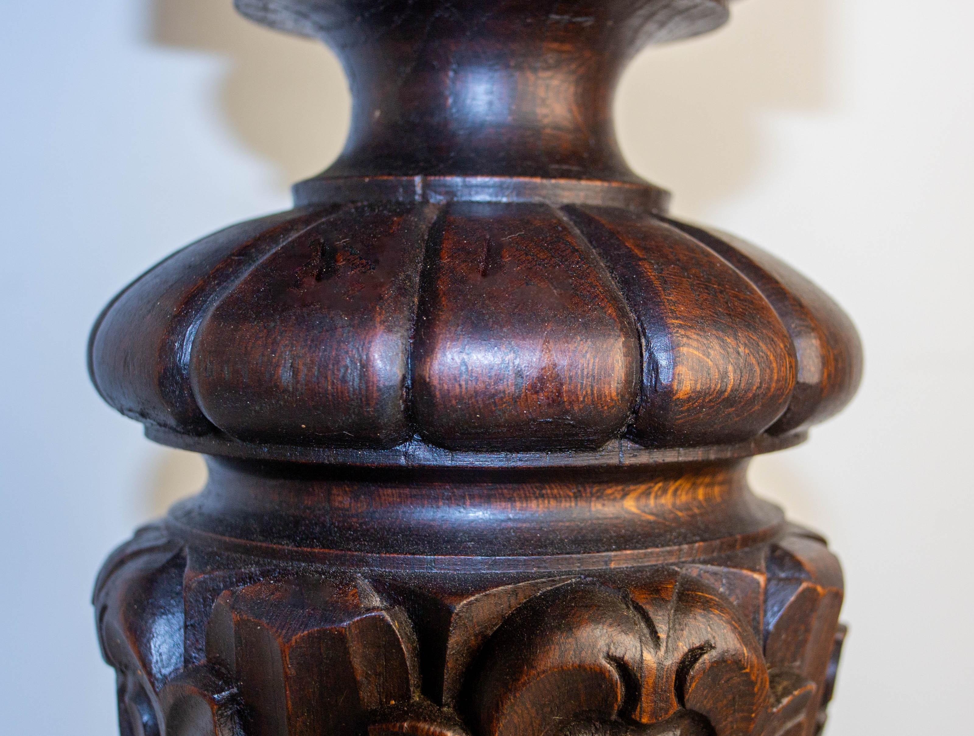 Table basse espagnole en Oak Oak massif Table d'appoint Gueridon, circa 1960 en vente 1