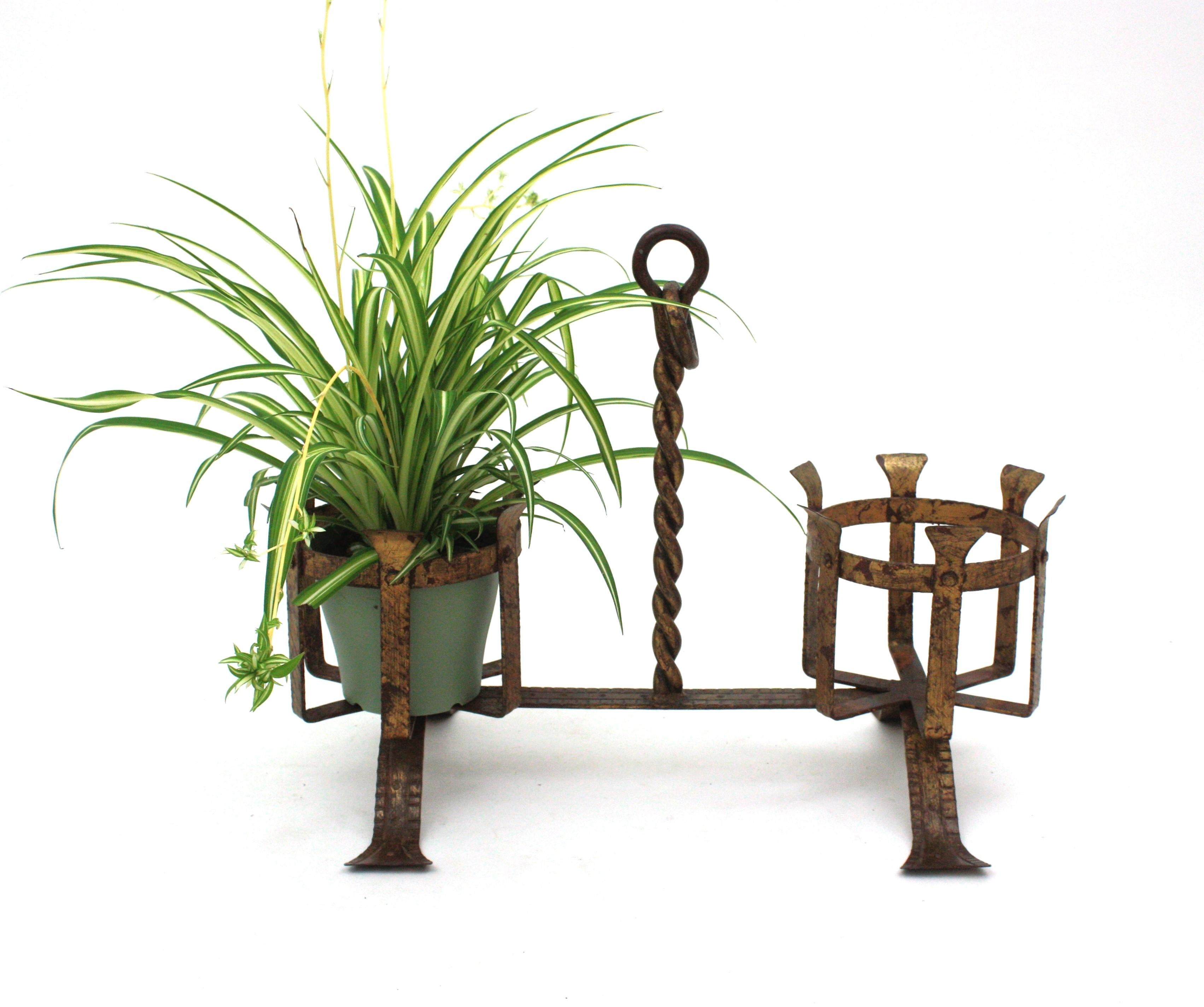 Spanish Medieval Double Planter Jardinière in Gilt Wrought Iron For Sale 11