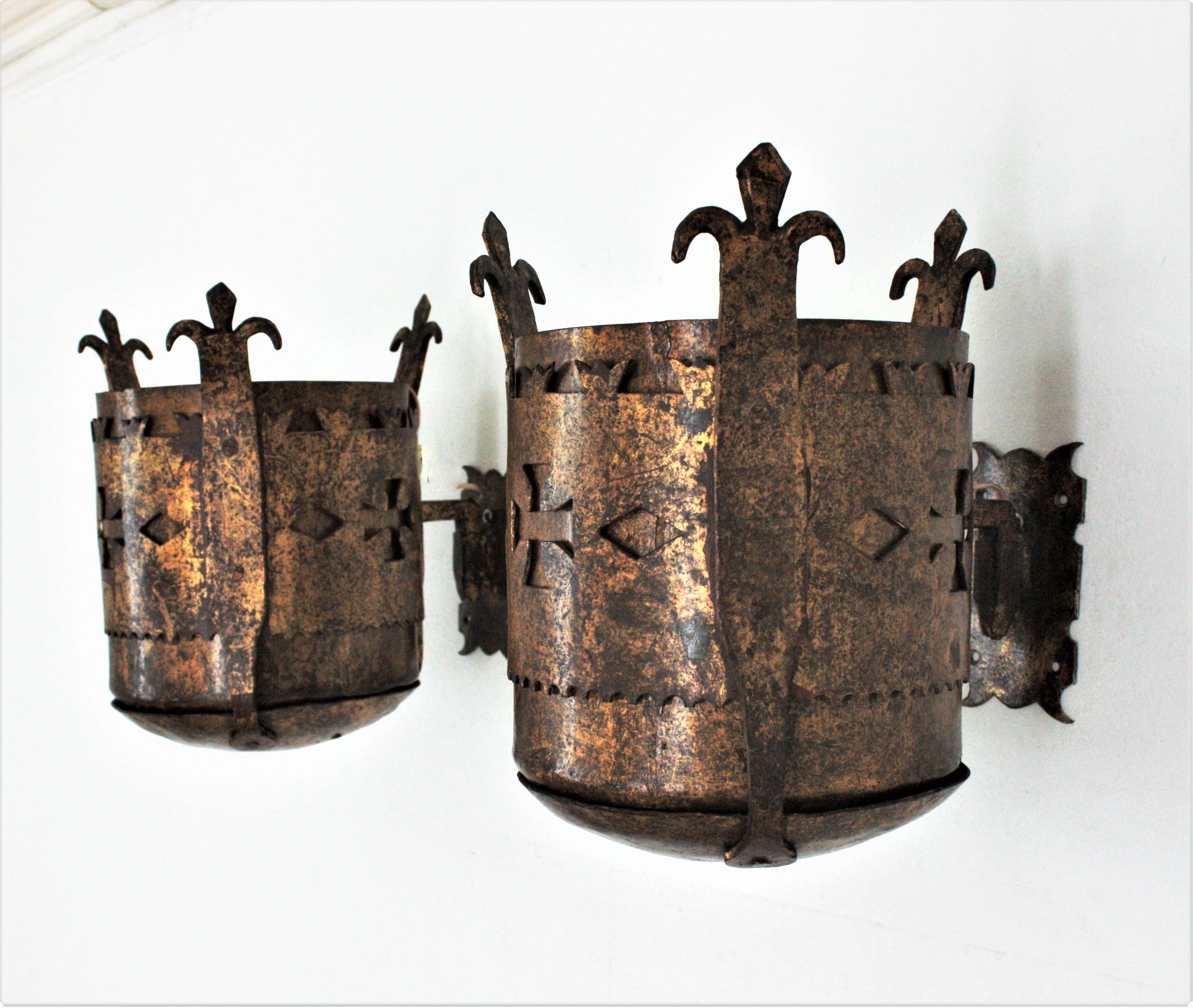 Spanish Medieval Style Wall Sconces in Gilt Hand Forged Iron For Sale 13