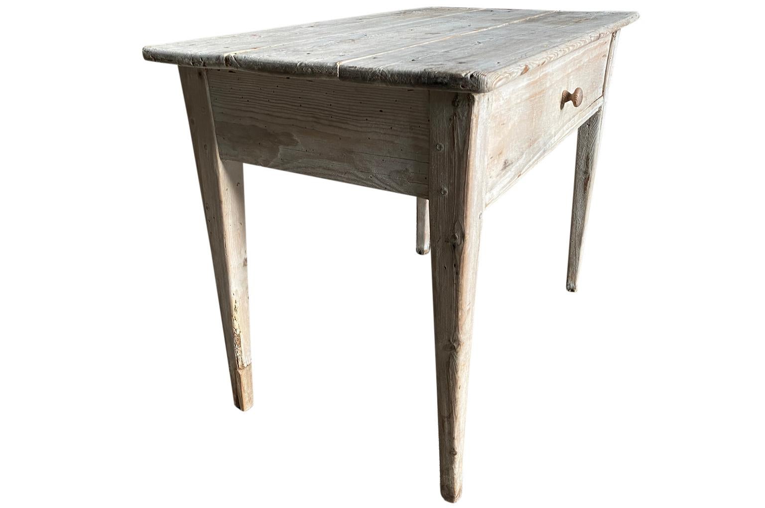 Pine Spanish Mid-19th Century Console, Side Table For Sale