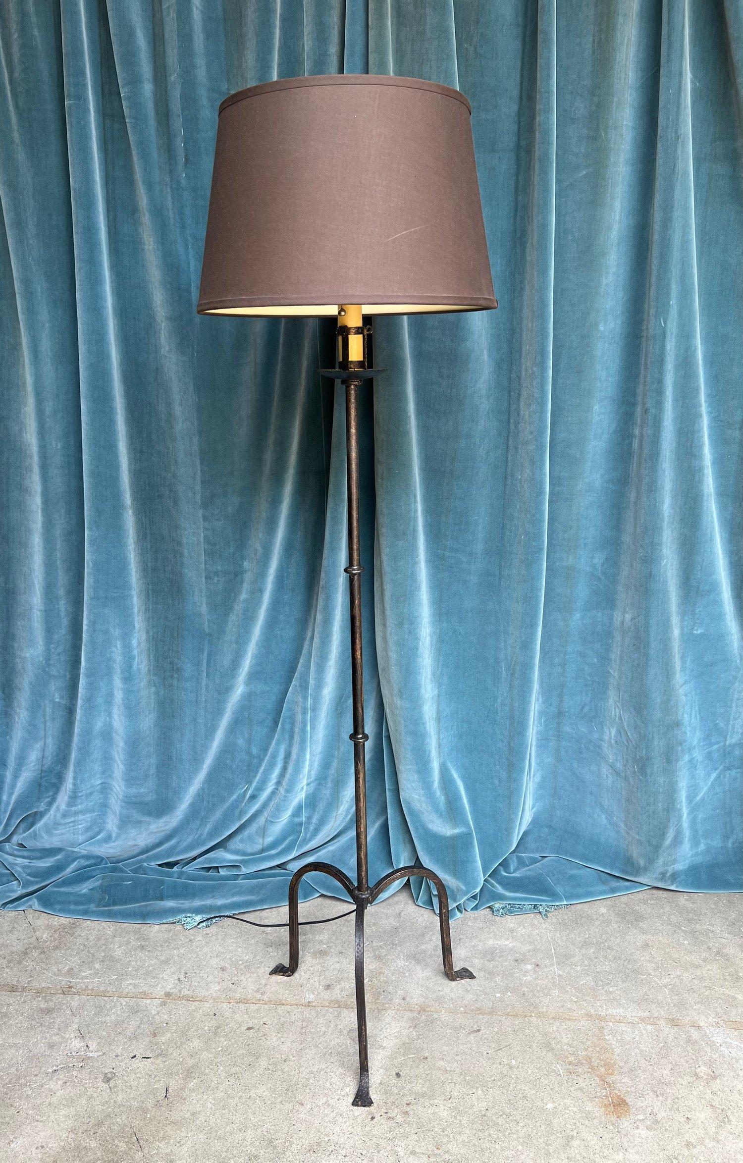 Spanish Midcentury Iron Floor Lamp on a Tall Tripod Base In Good Condition In Buchanan, NY