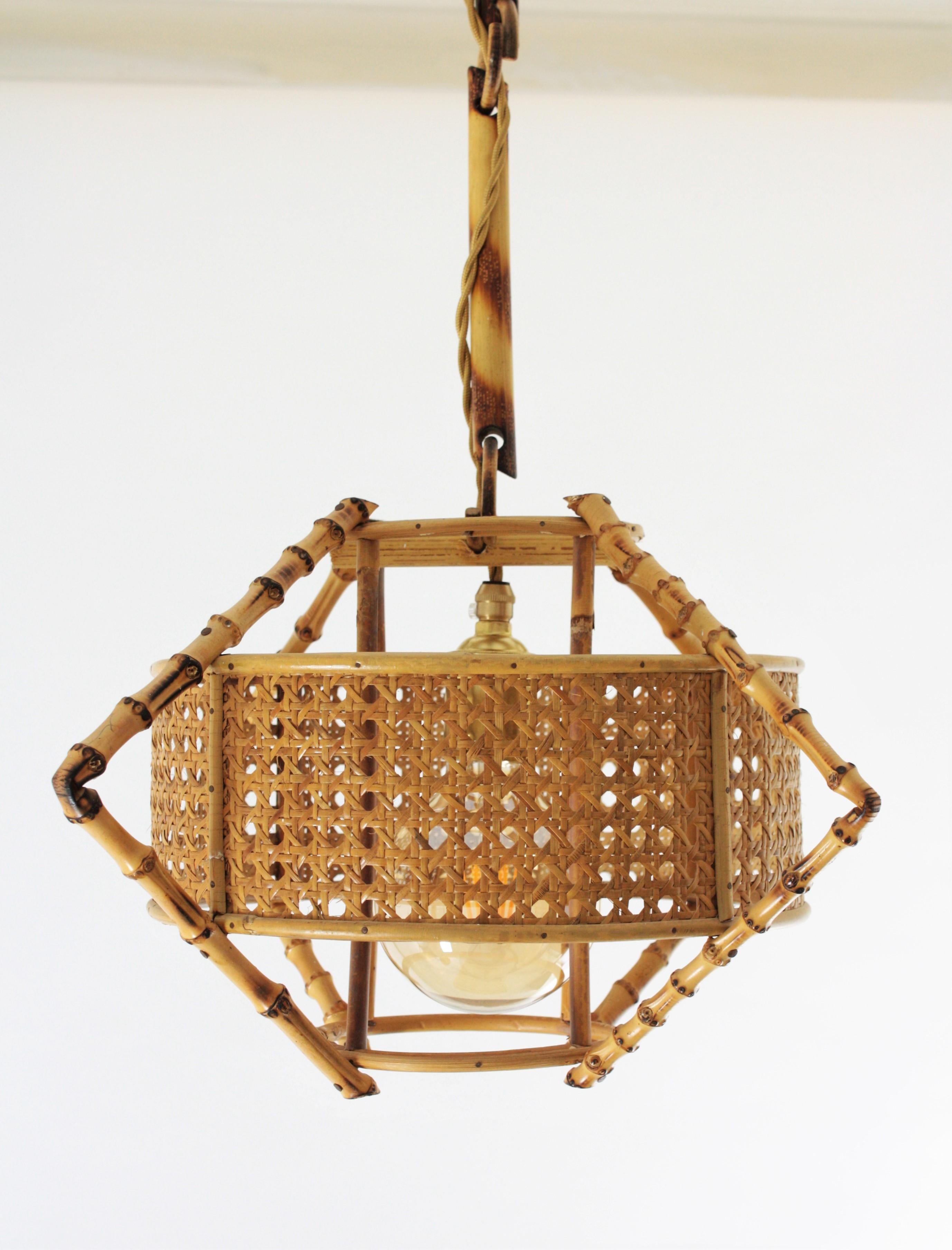 Spanish Mid-Century Modern Bamboo Rattan & Wicker Pendant Lamp with Tiki Accents In Excellent Condition In Barcelona, ES