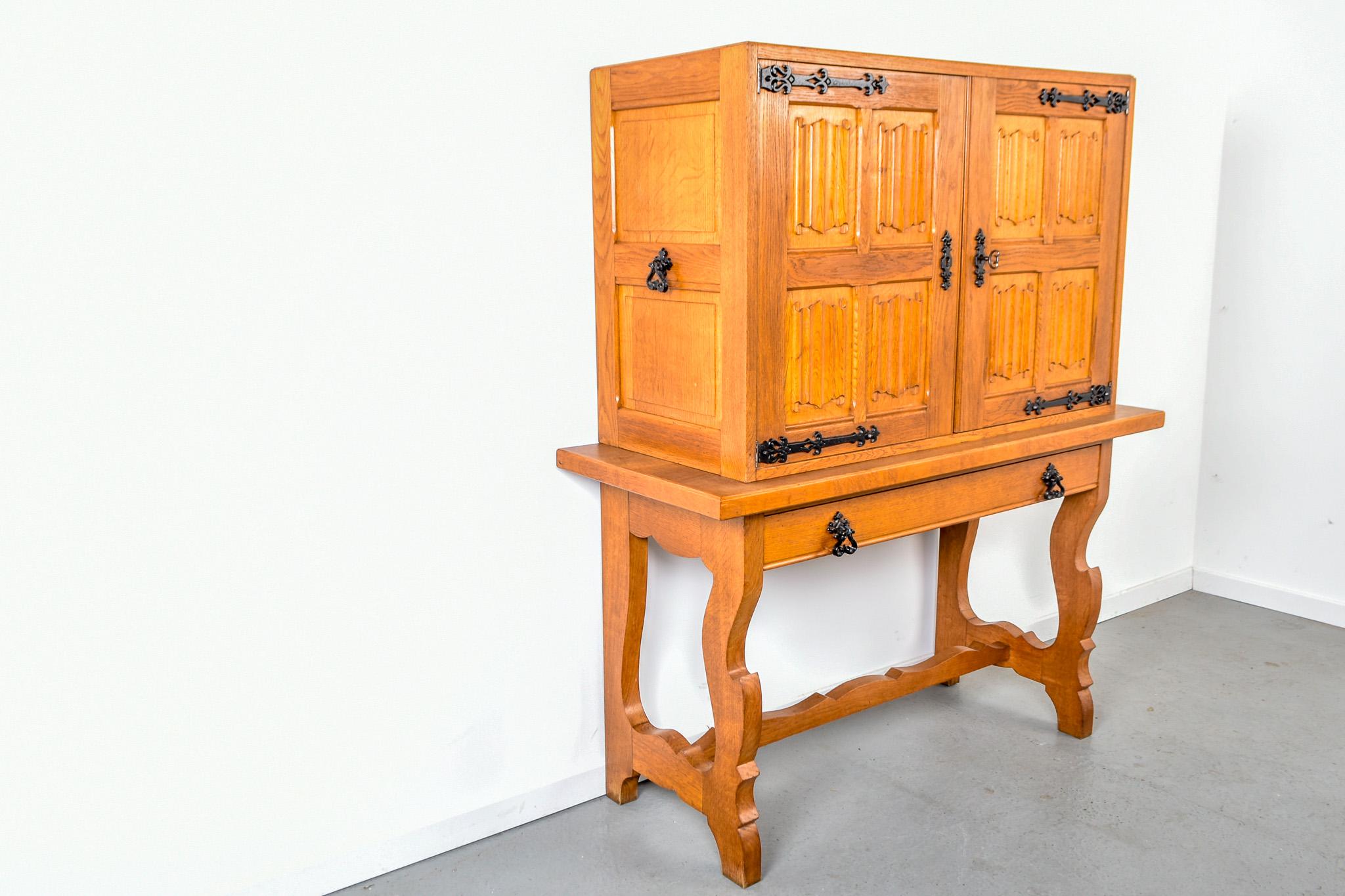 Spanish mid century oak bar cabinet For Sale 3