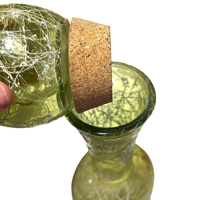 Botella Decantadora de Vidrio Artístico Verde de Mitad de Siglo Español en venta 1