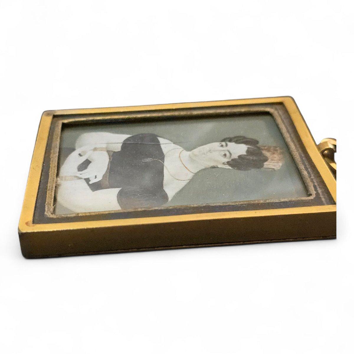 Matériaux organiques Portrait miniature espagnol - 19e siècle en vente