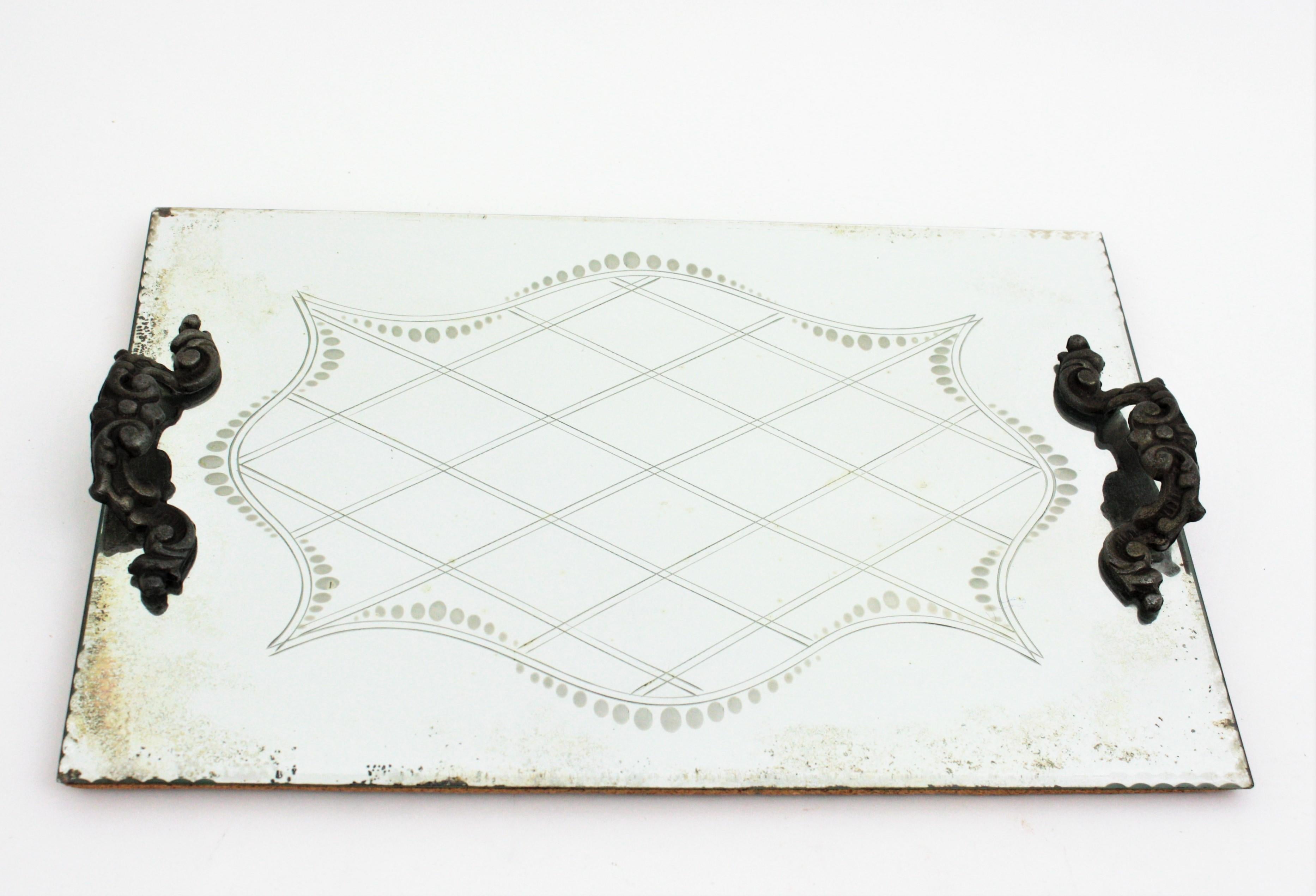 Spanish Mirrored Tray with Handles In Good Condition For Sale In Barcelona, ES