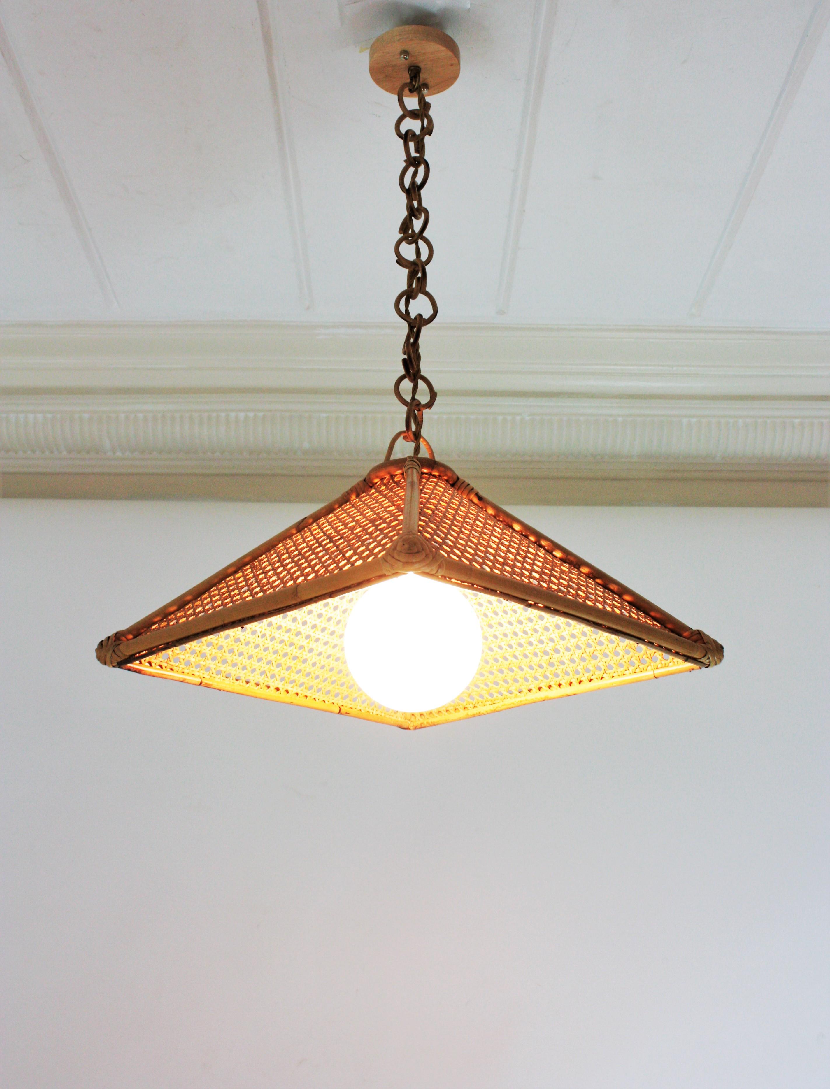 Spanish Modern Rattan and Wicker Wire Trapezoid Pendant Hanging Light, 1960s For Sale 2