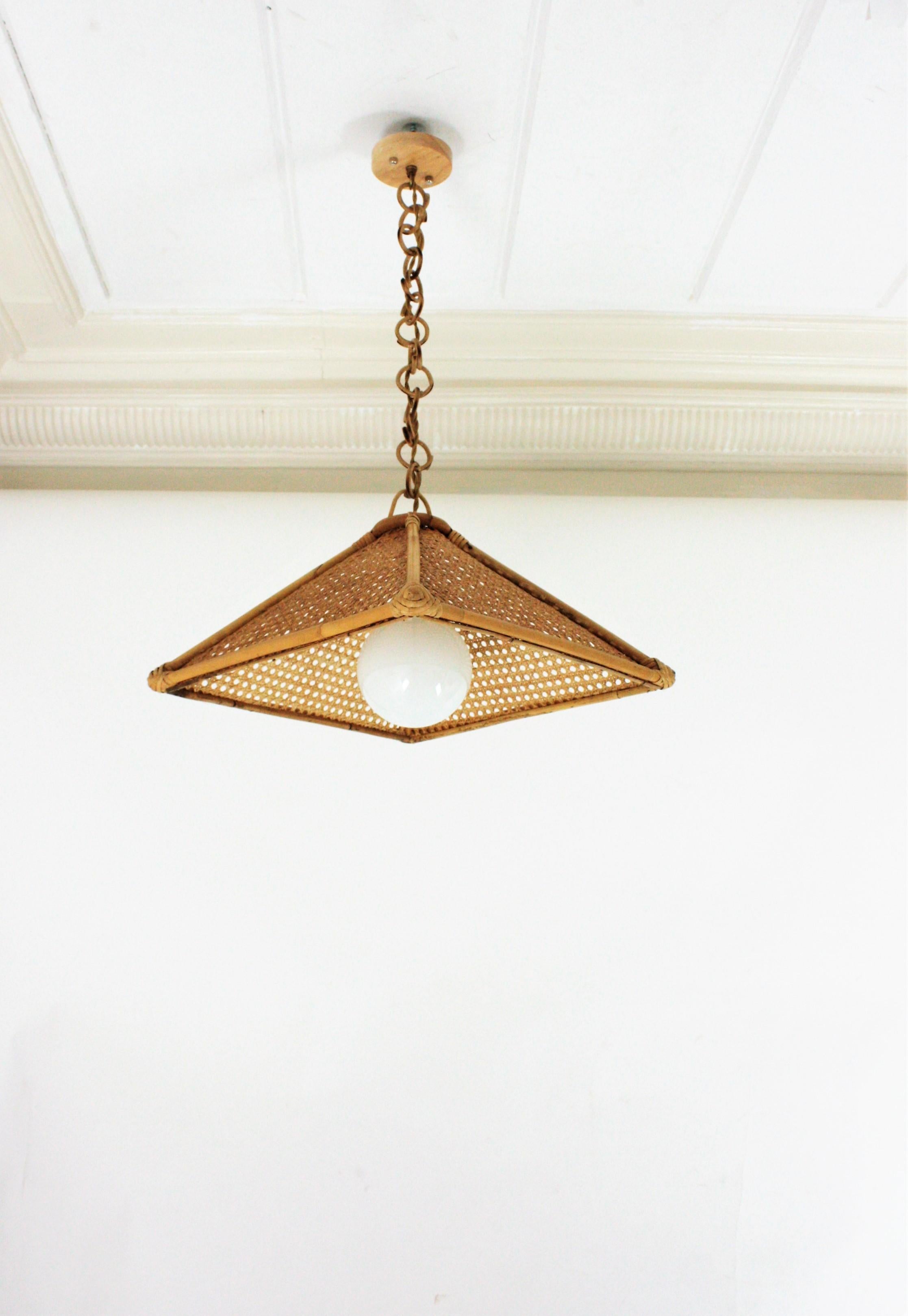 Spanish Modern Rattan and Wicker Wire Trapezoid Pendant Hanging Light, 1960s For Sale 4