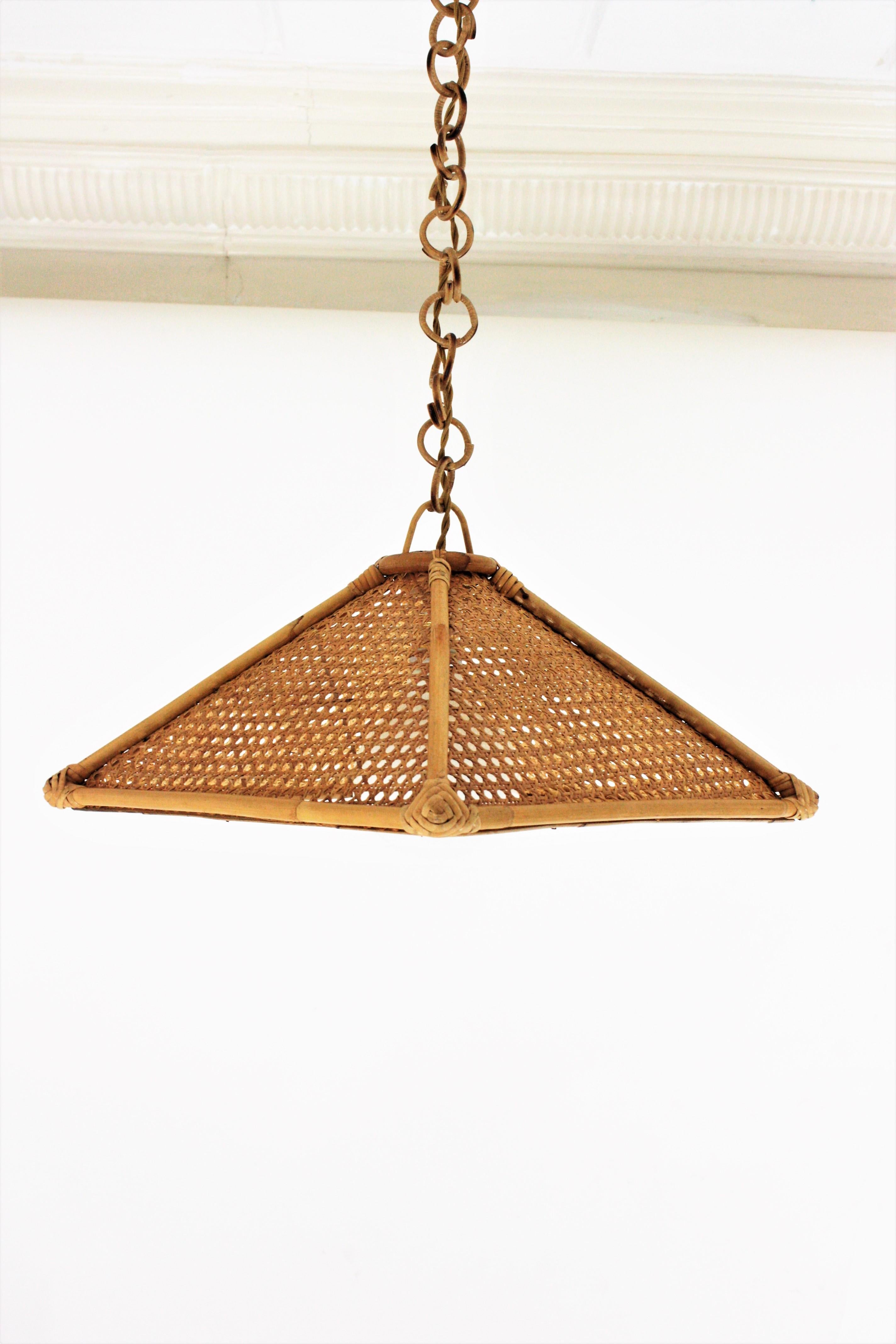 Spanish Modern Rattan and Wicker Wire Trapezoid Pendant Hanging Light, 1960s For Sale 5