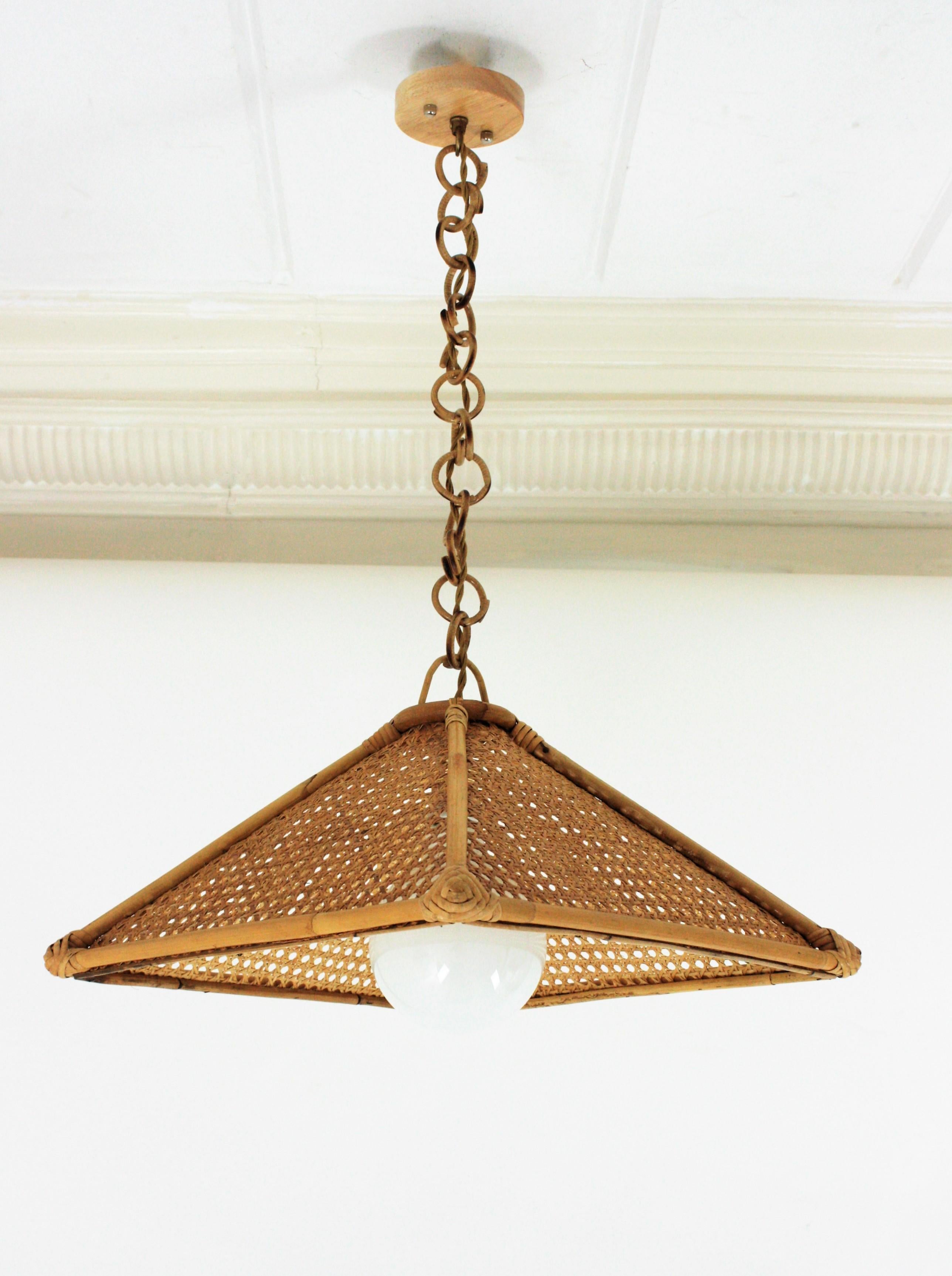 Spanish Modern Rattan and Wicker Wire Trapezoid Pendant Hanging Light, 1960s For Sale 11