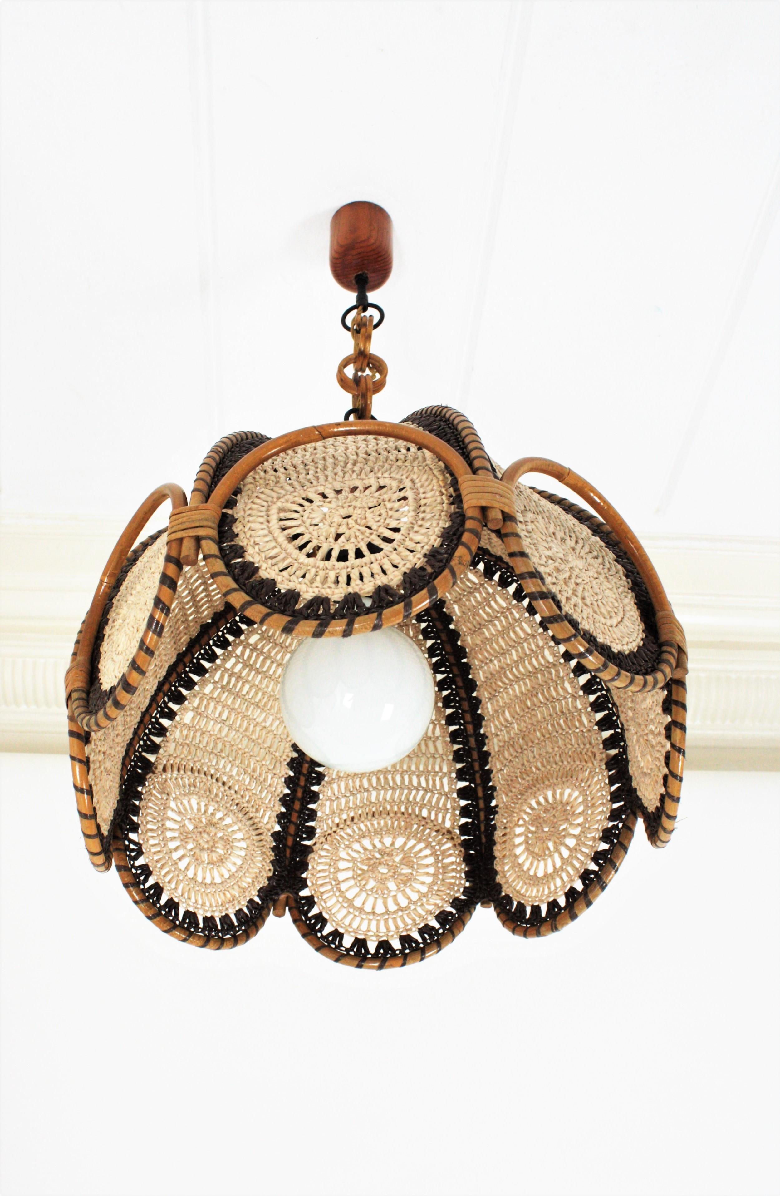 Spanish Modernist Beige and Brown Macramé Large Pendant Lamp with Rattan Rings In Good Condition In Barcelona, ES