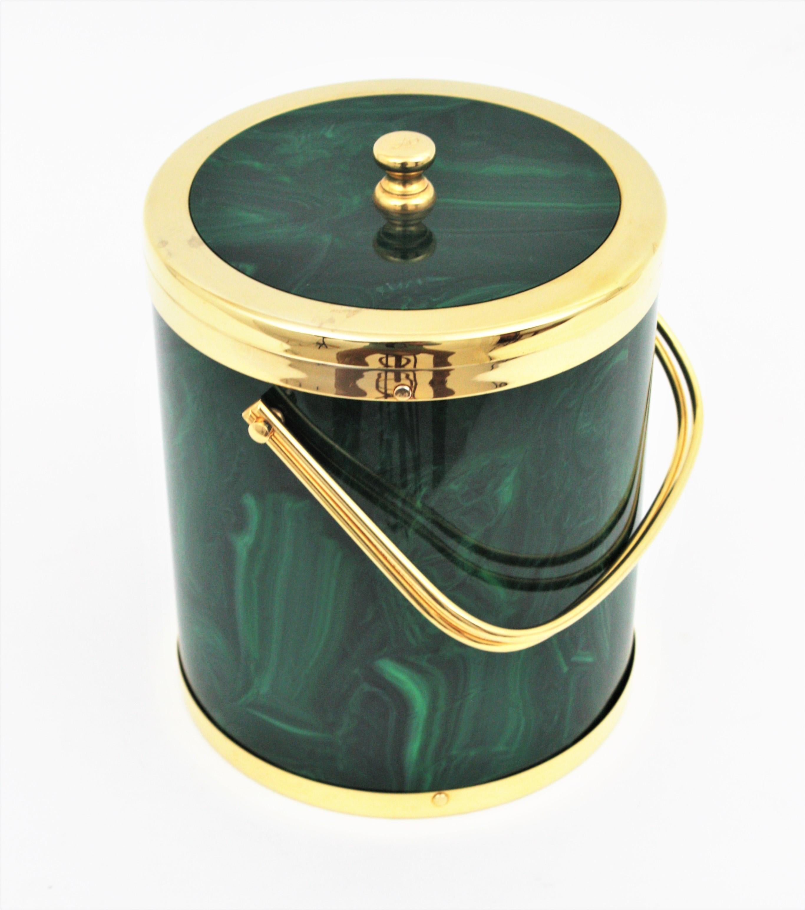 Spanish Modernist Faux Malachite and Brass Ice Bucket with Tongs In Good Condition In Barcelona, ES