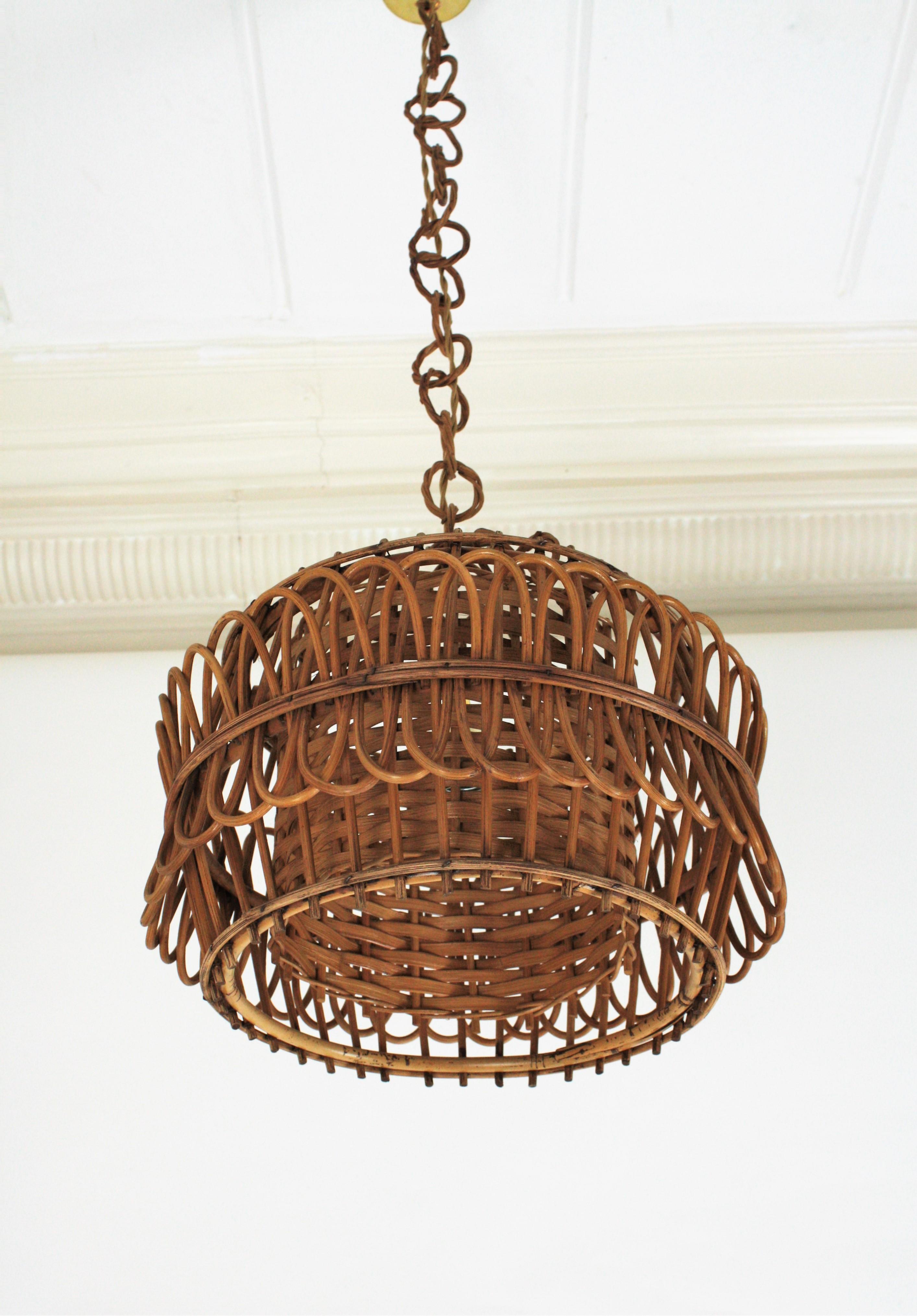 Spanish Modernist Rattan Pendant Lamp / Hanging Light with Woven Wicker Shade In Good Condition In Barcelona, ES