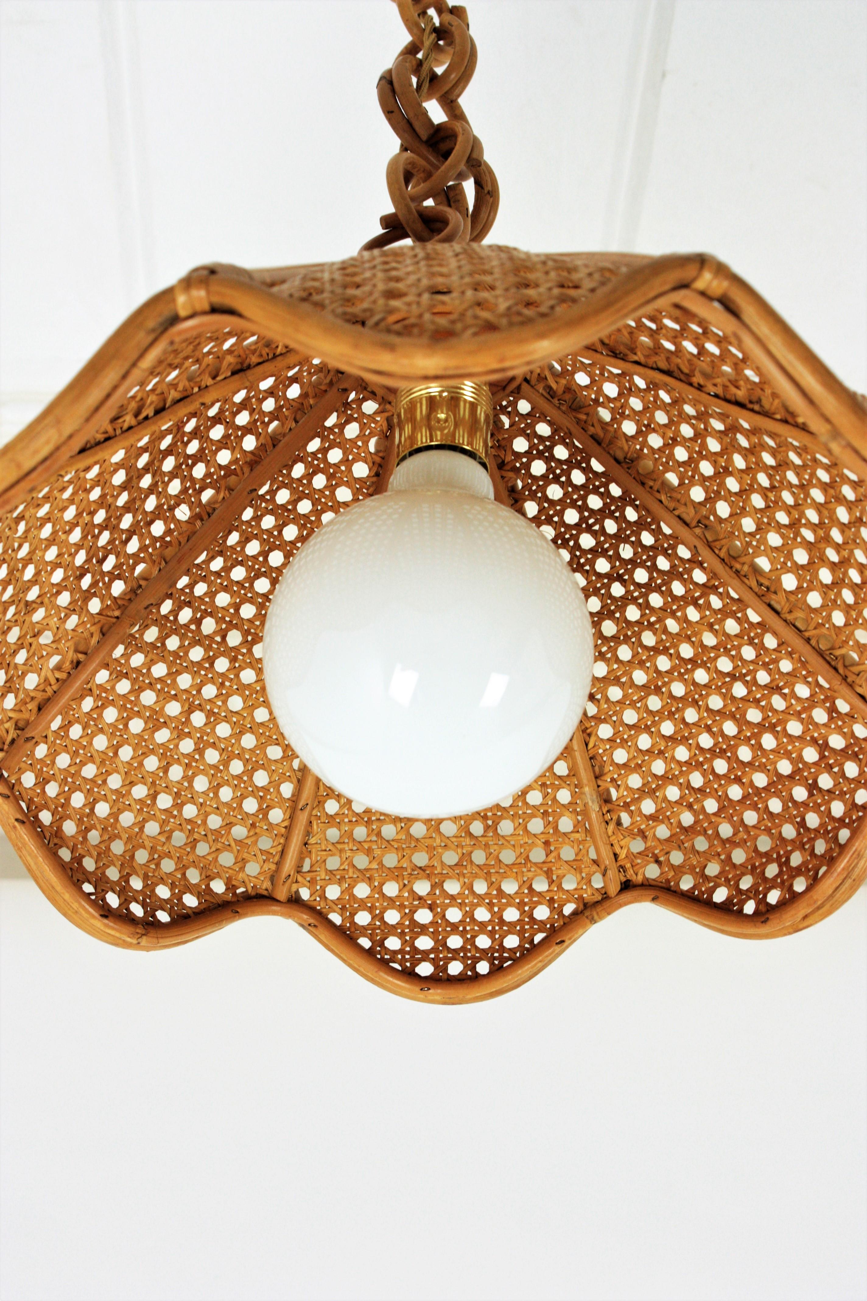 Spanish Modernist Woven Rattan and Bamboo Palm Pendant Lamp or Chandelier, 1960s In Excellent Condition In Barcelona, ES